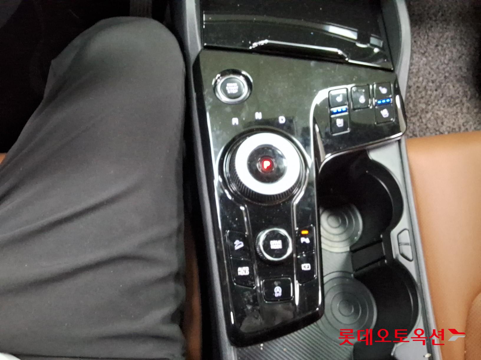 2023 - kia sportage