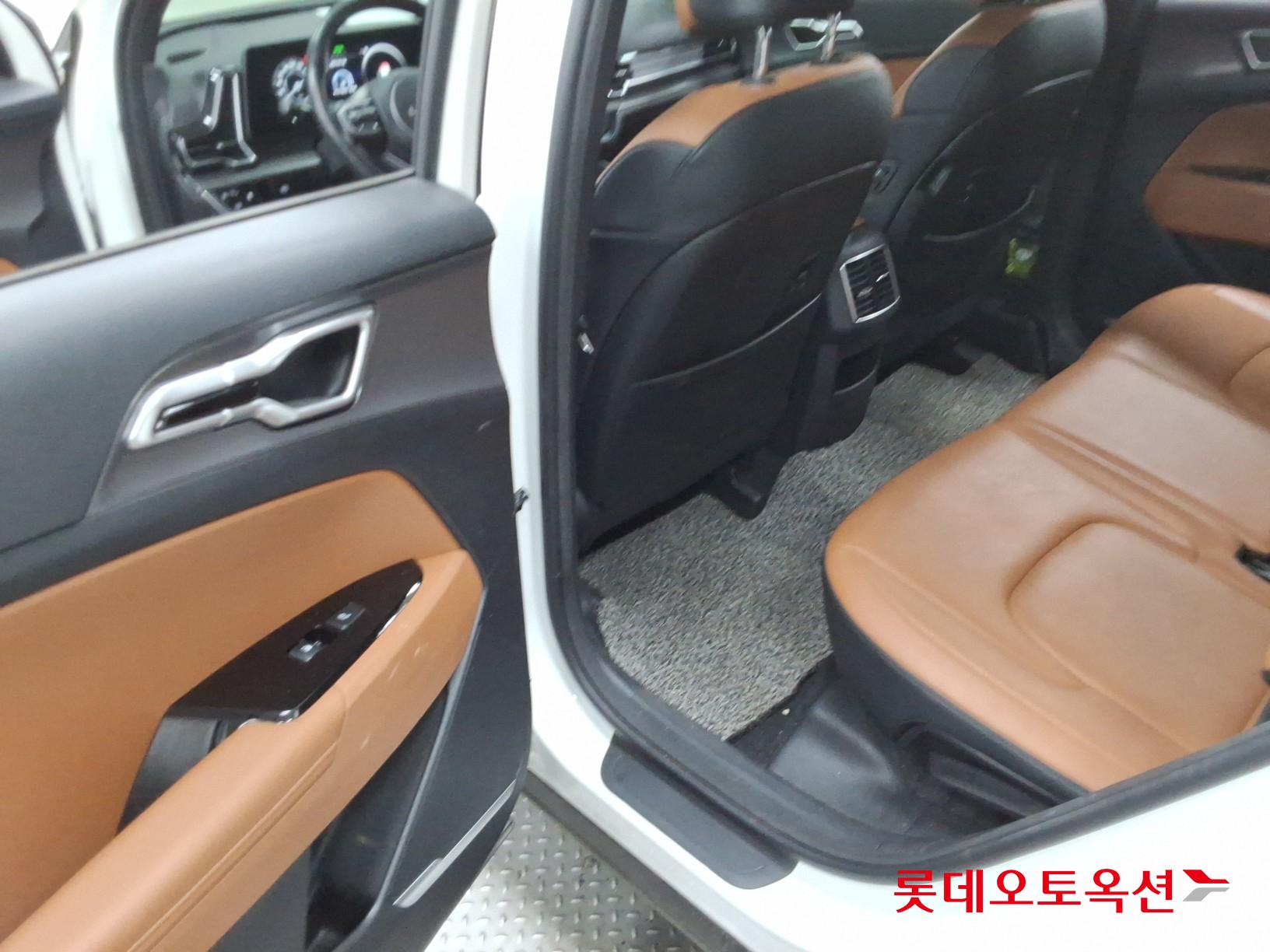 2023 - kia sportage