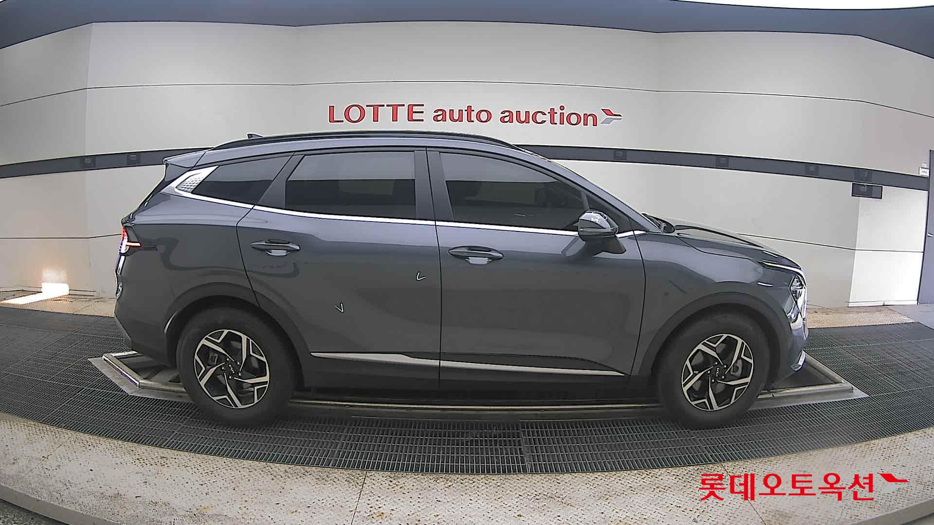 2023 - kia sportage