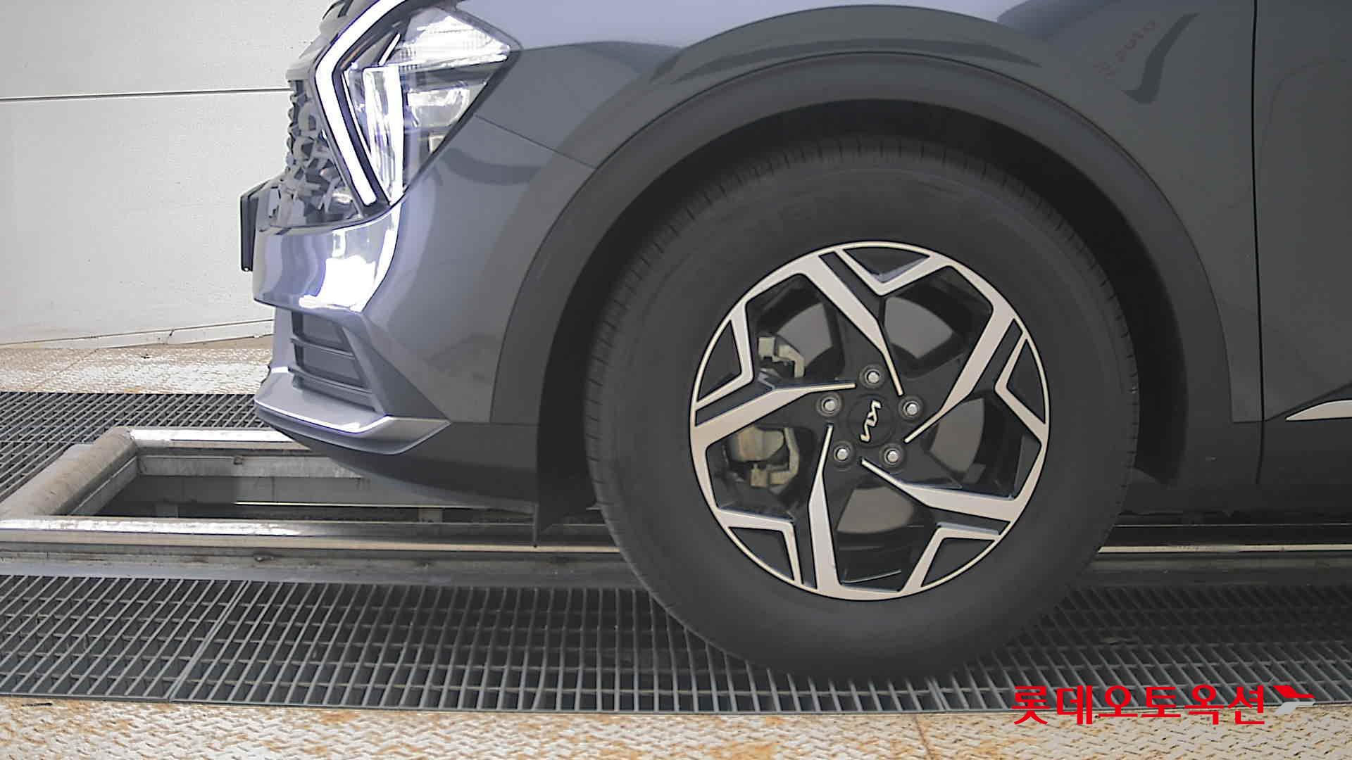 2023 - kia sportage