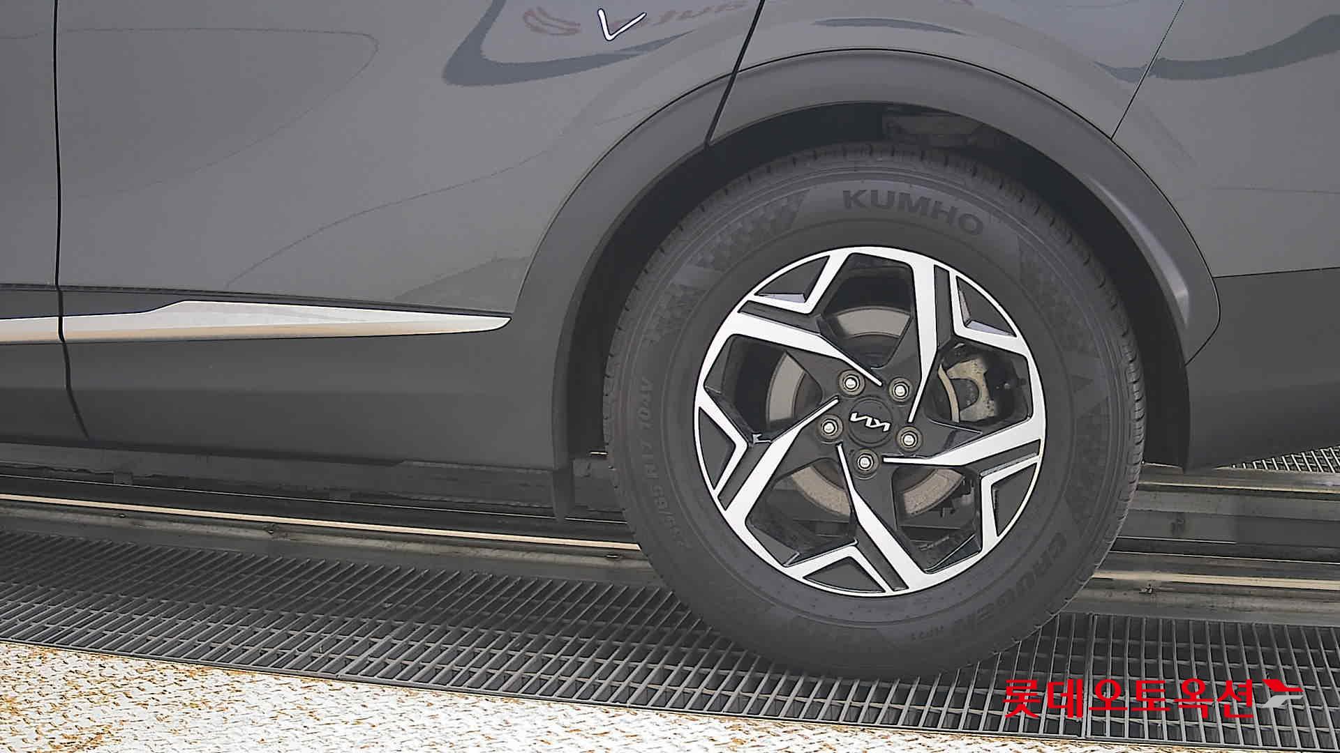 2023 - kia sportage