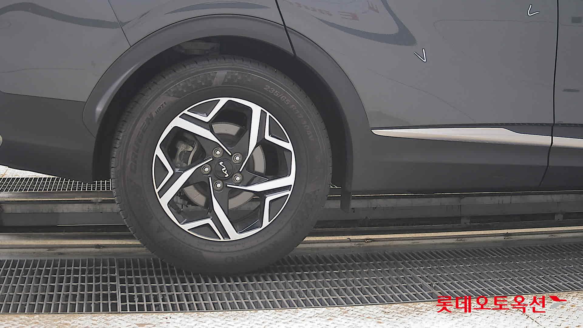 2023 - kia sportage