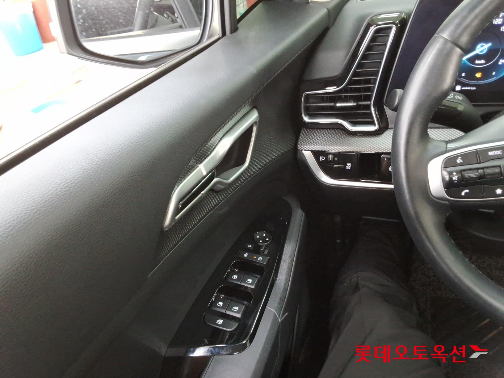 2023 - kia sportage