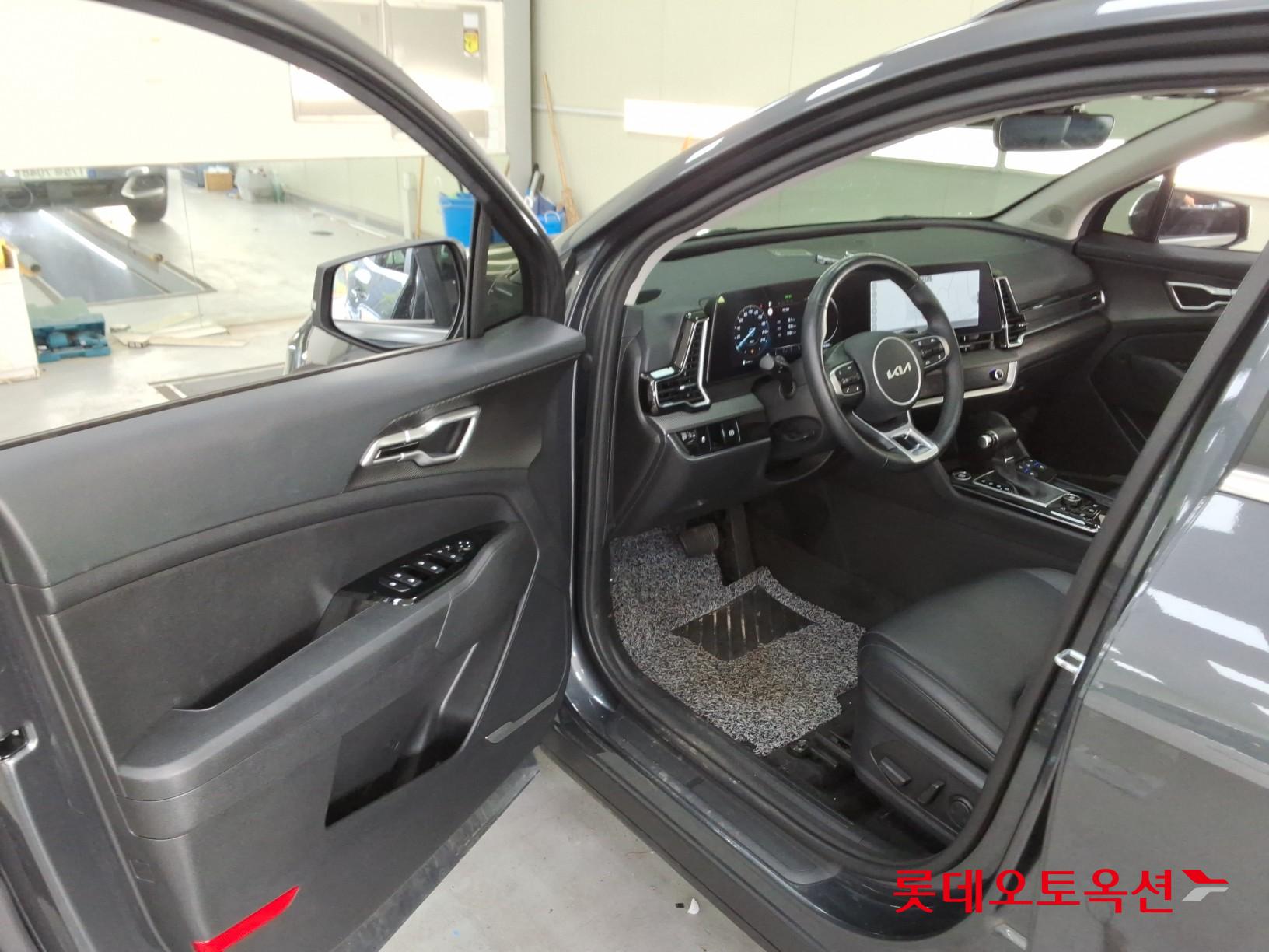 2023 - kia sportage
