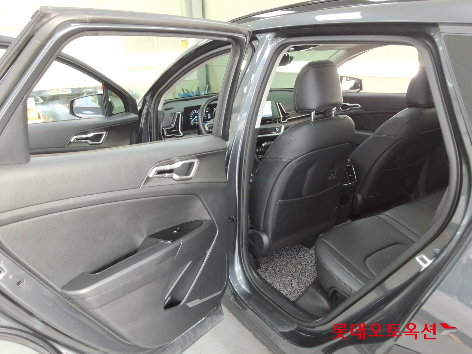 2023 - kia sportage