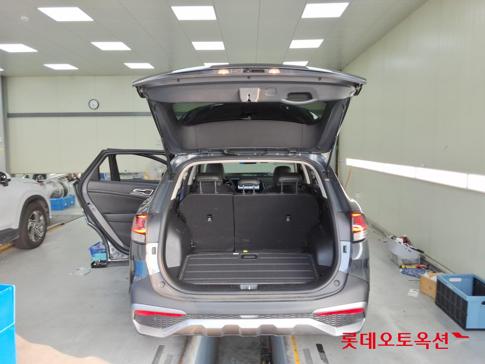 2023 - kia sportage