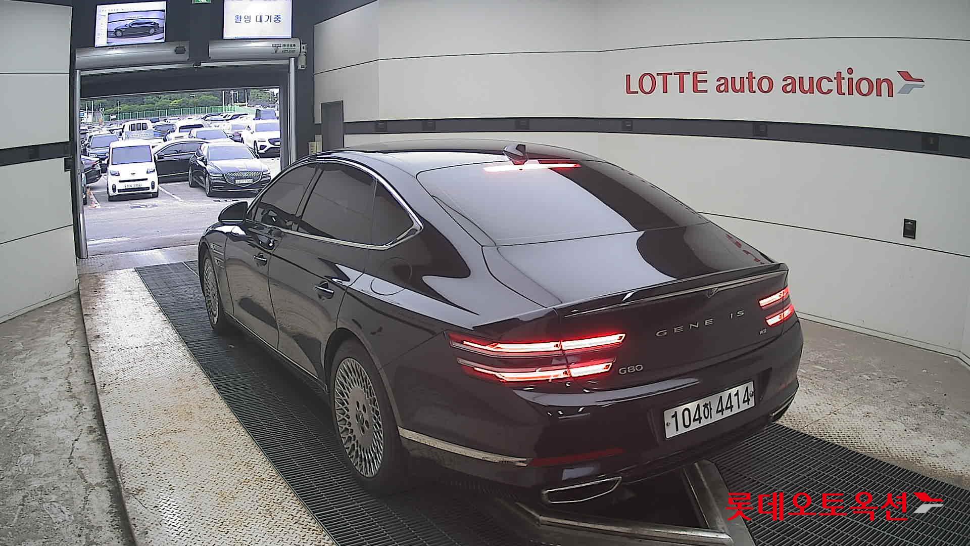 2021 - genesis g80