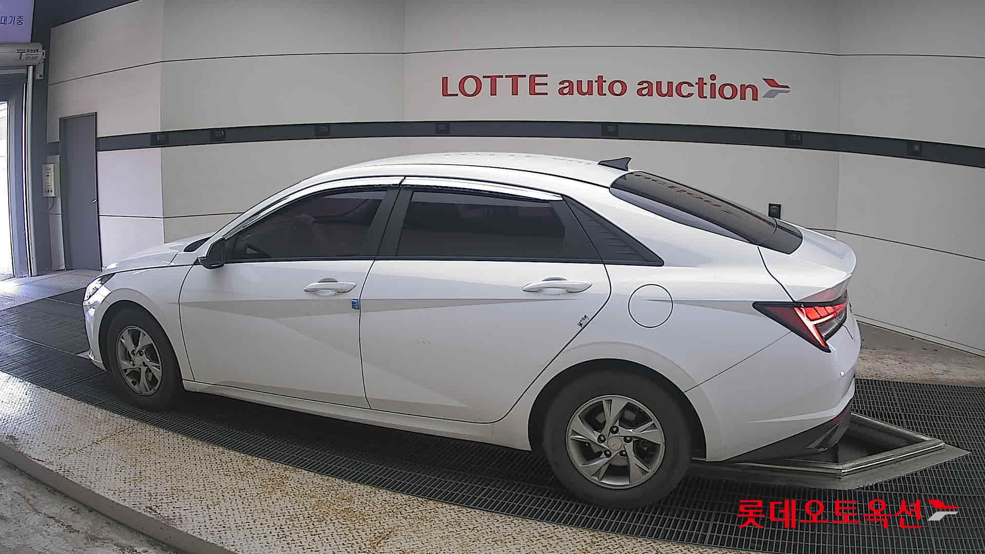 2021 - hyundai avante