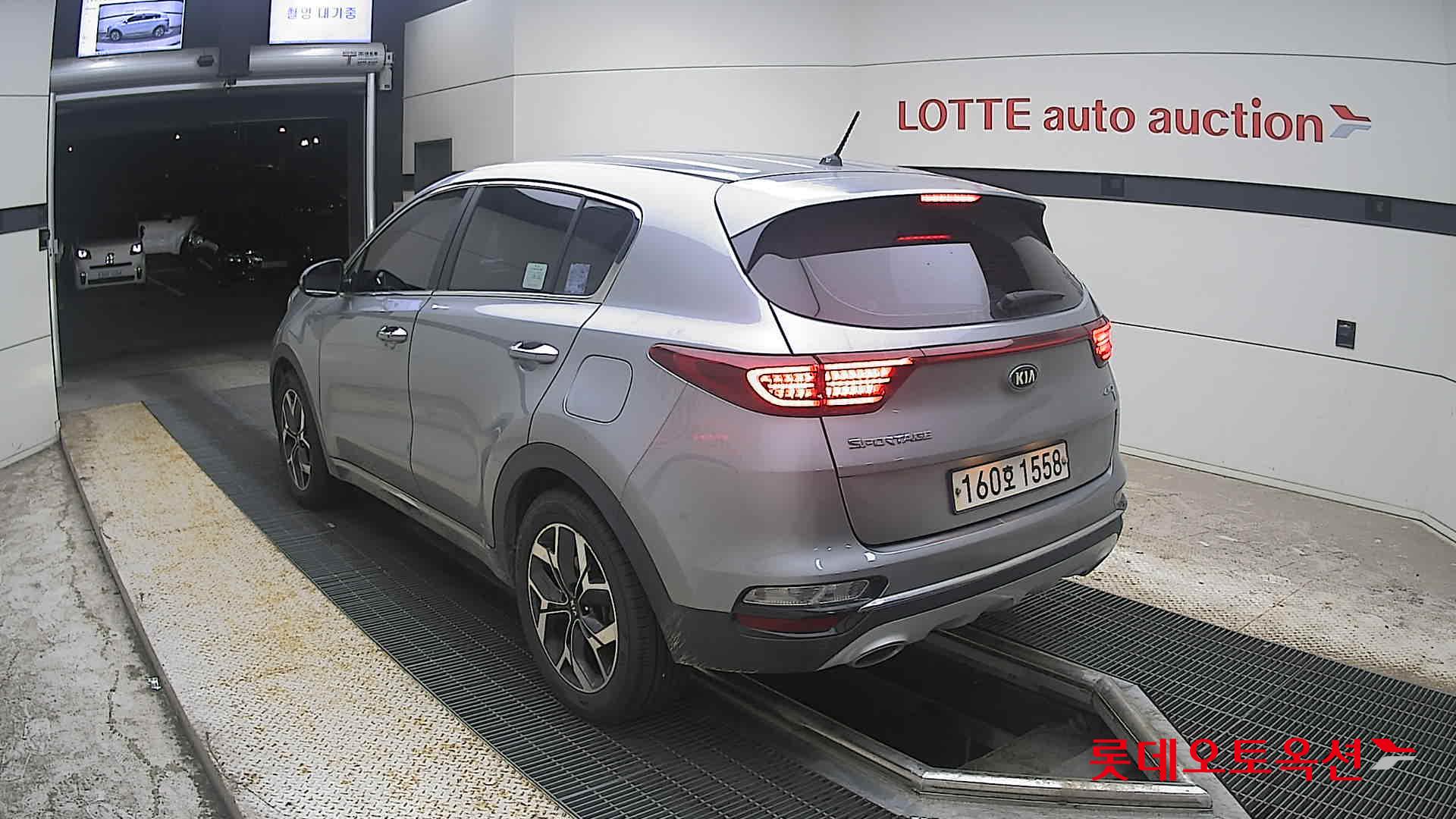2022 - kia sportage