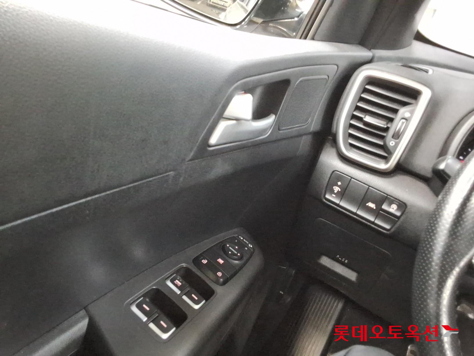 2022 - kia sportage