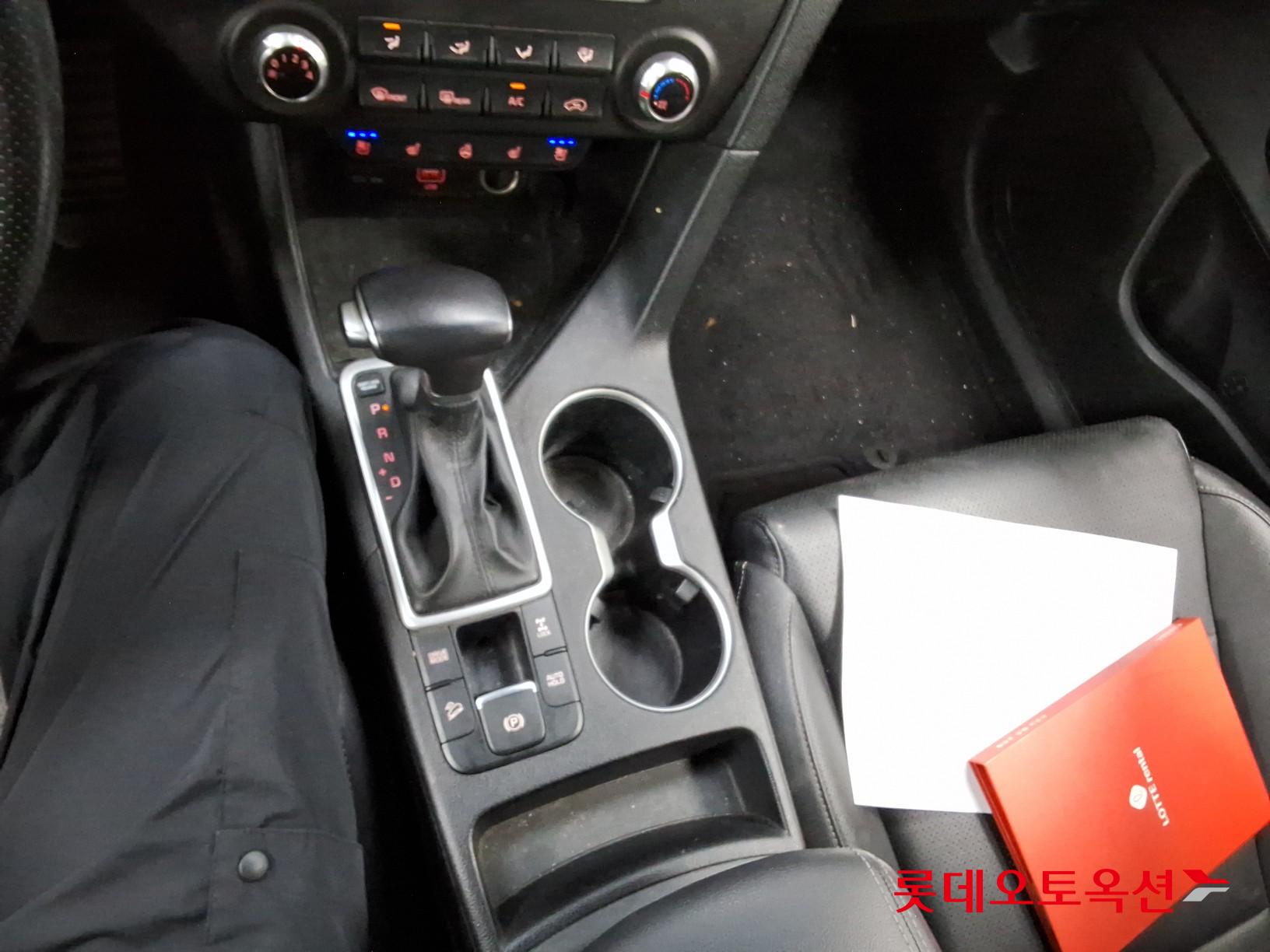 2022 - kia sportage