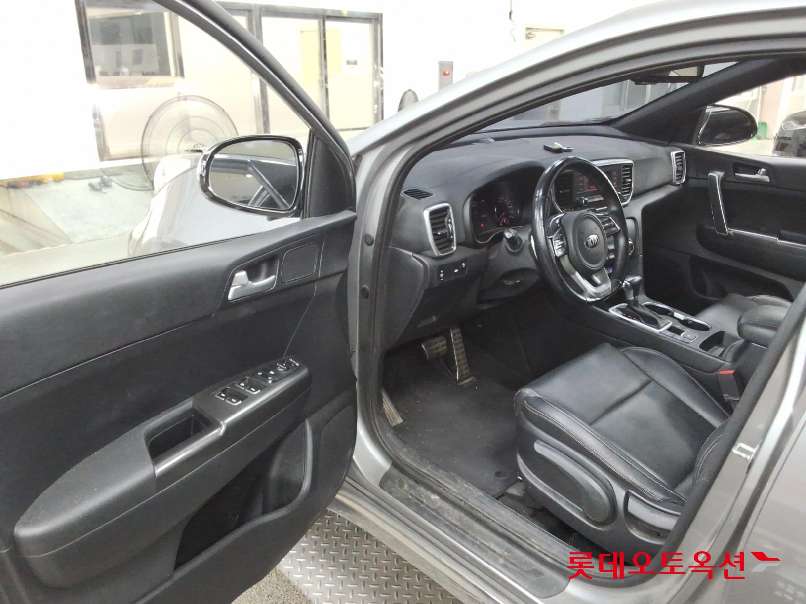 2022 - kia sportage