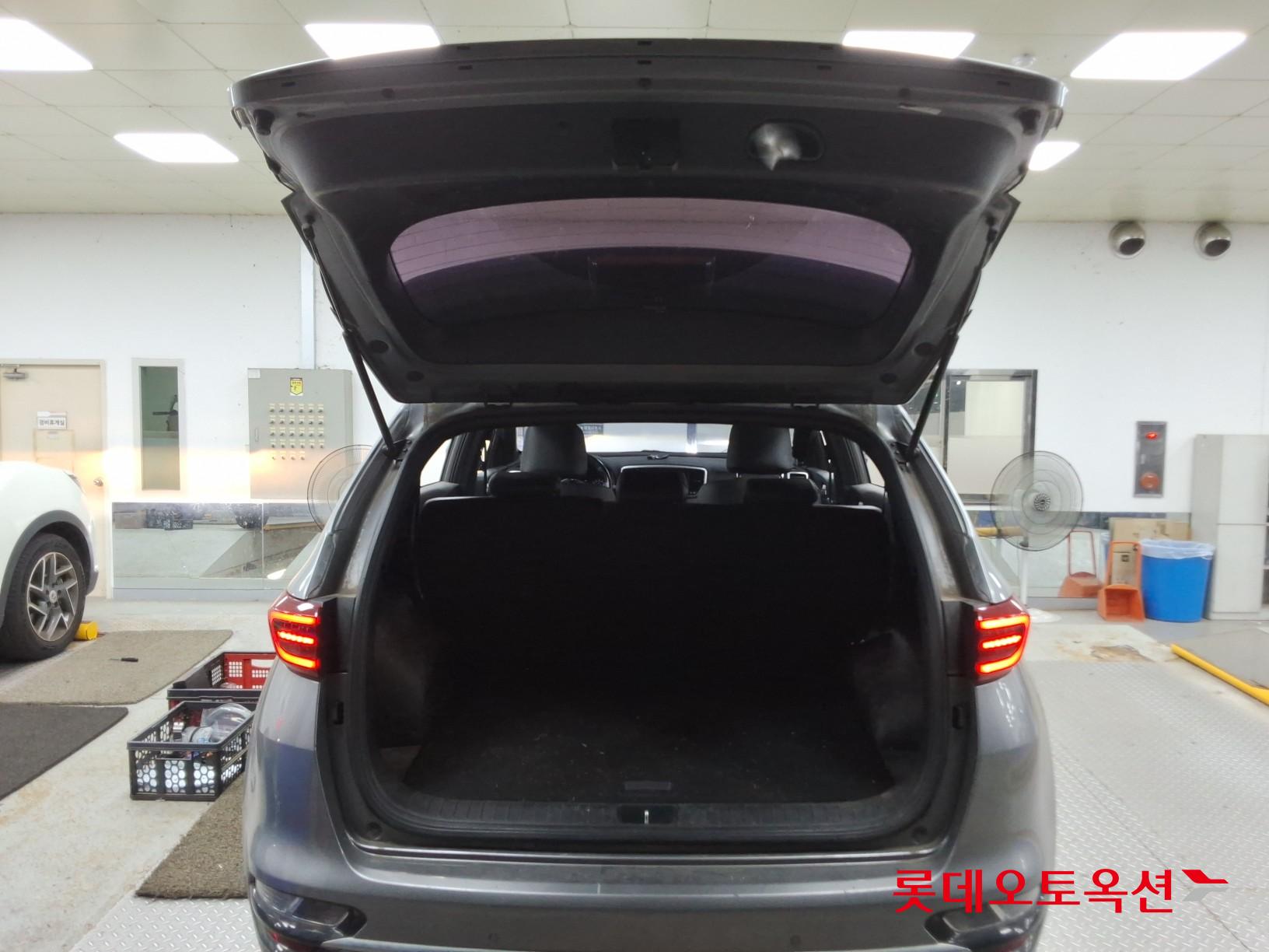 2022 - kia sportage