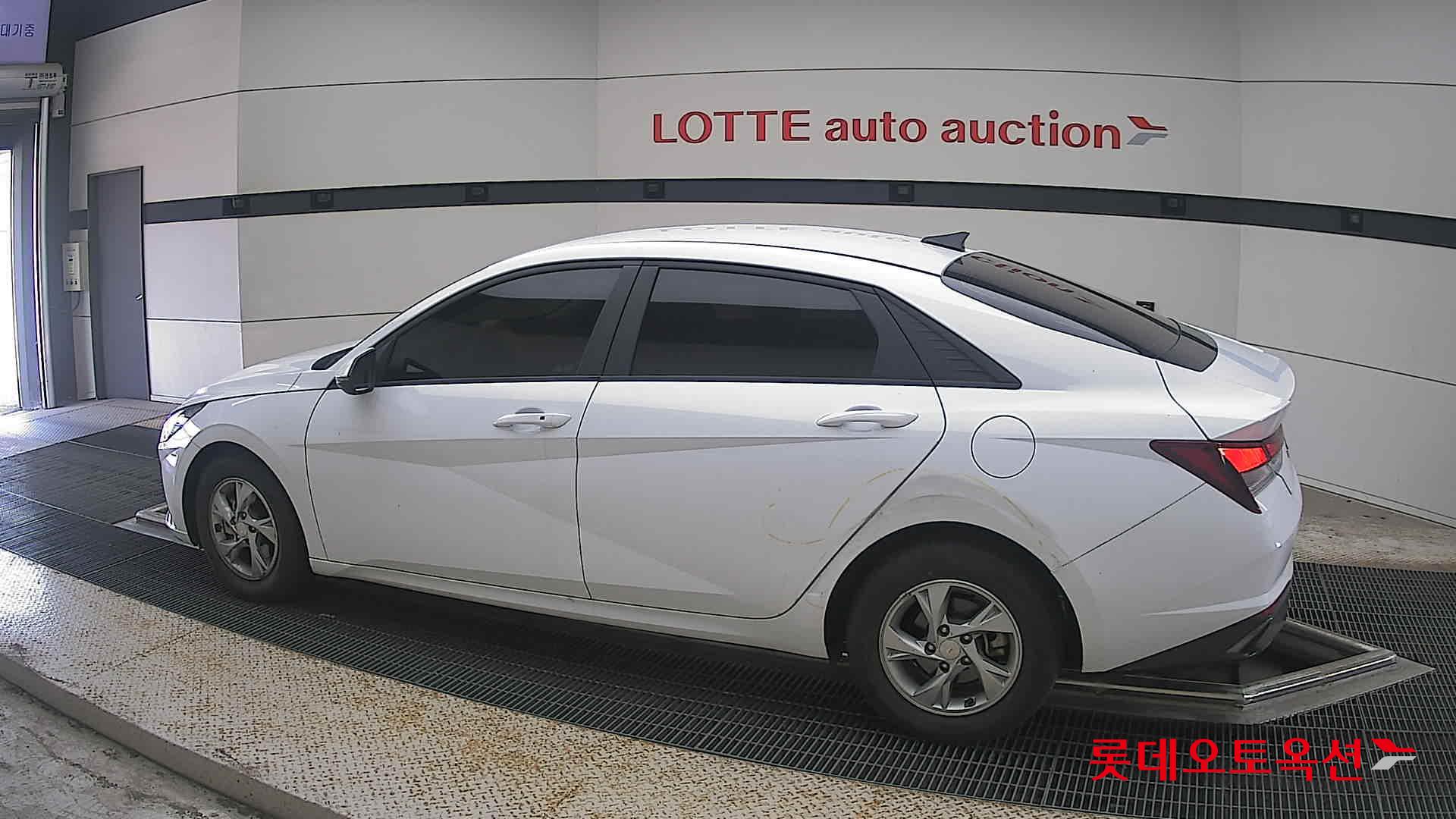 2022 - hyundai avante