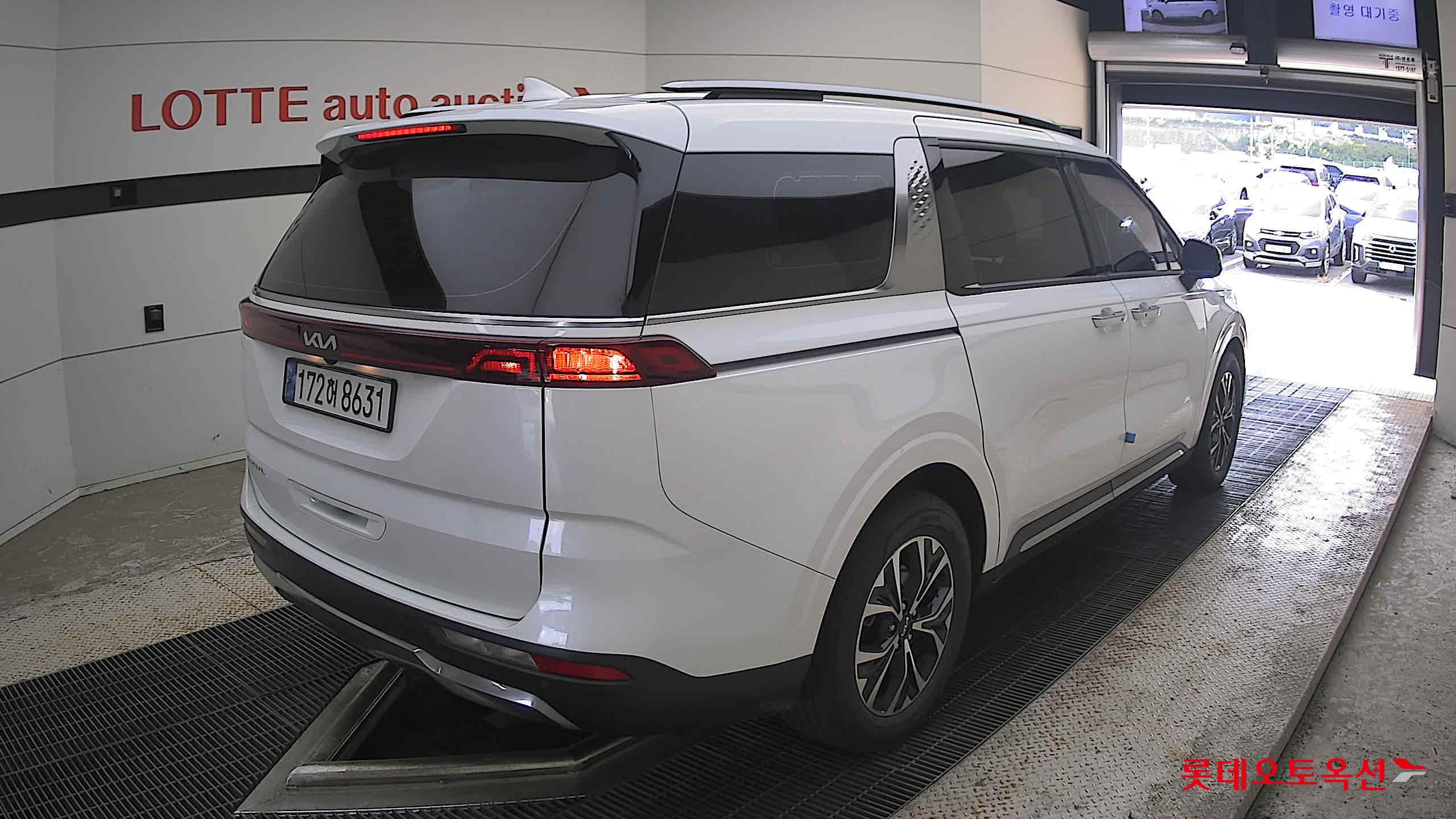 2023 - kia carnival