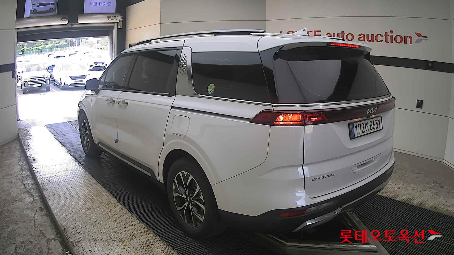 2023 - kia carnival