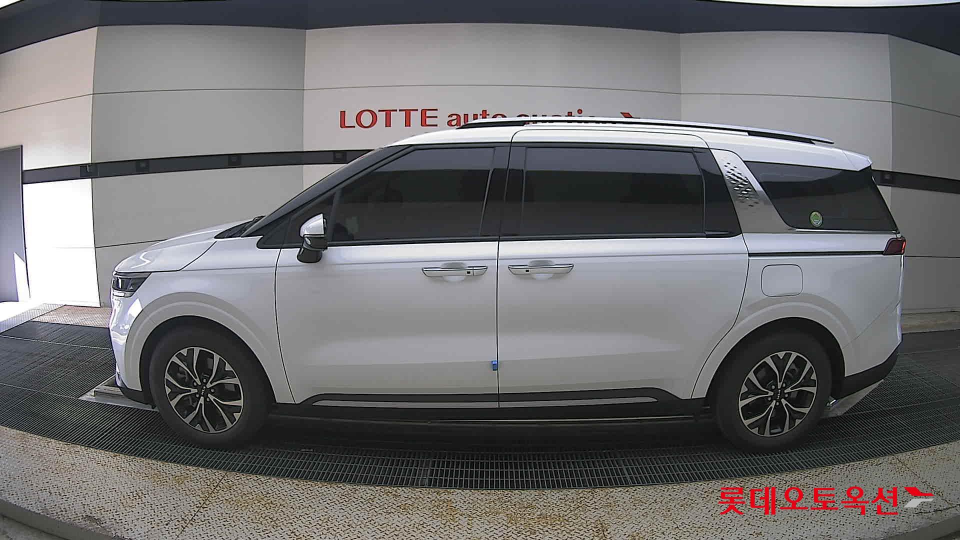 2023 - kia carnival