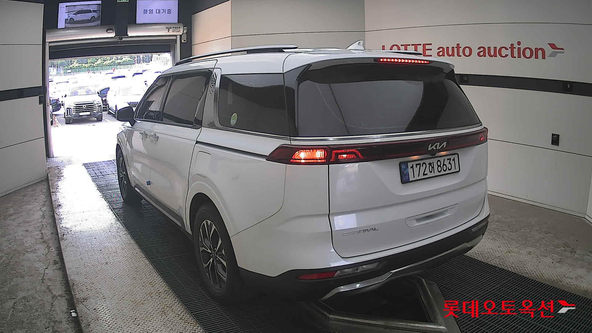 2023 - kia carnival