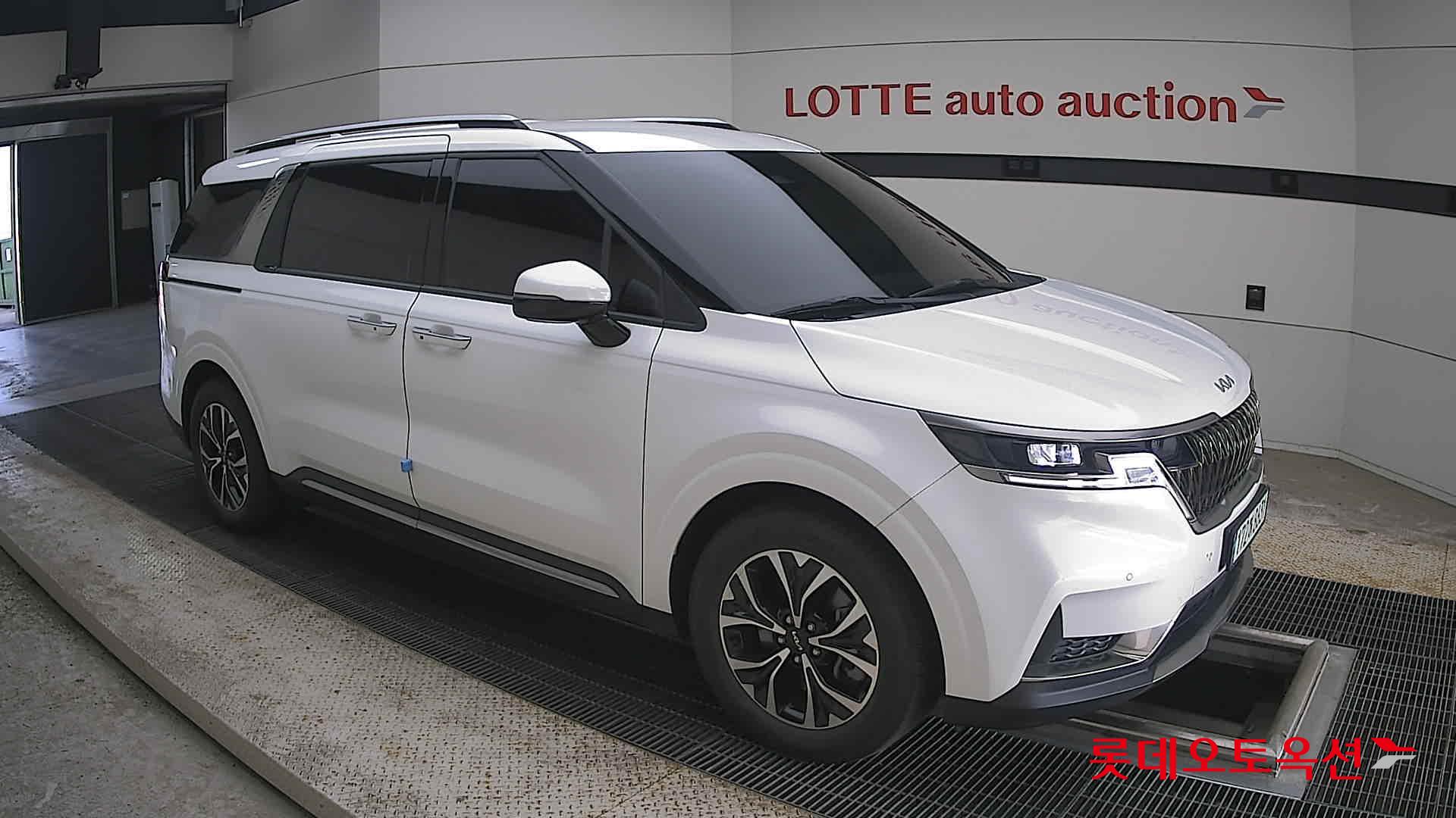 2023 - kia carnival