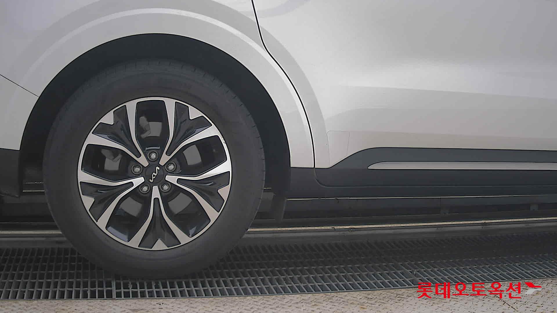 2023 - kia carnival