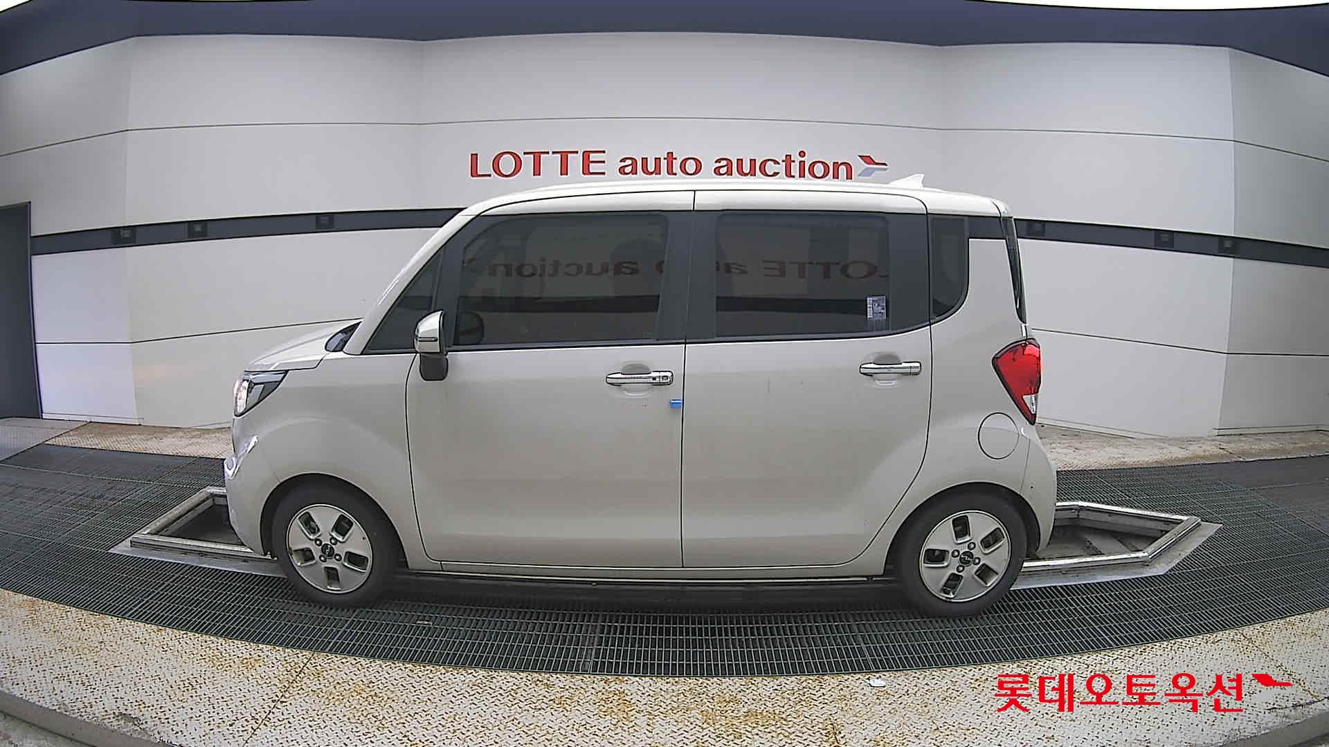 2022 - kia ray