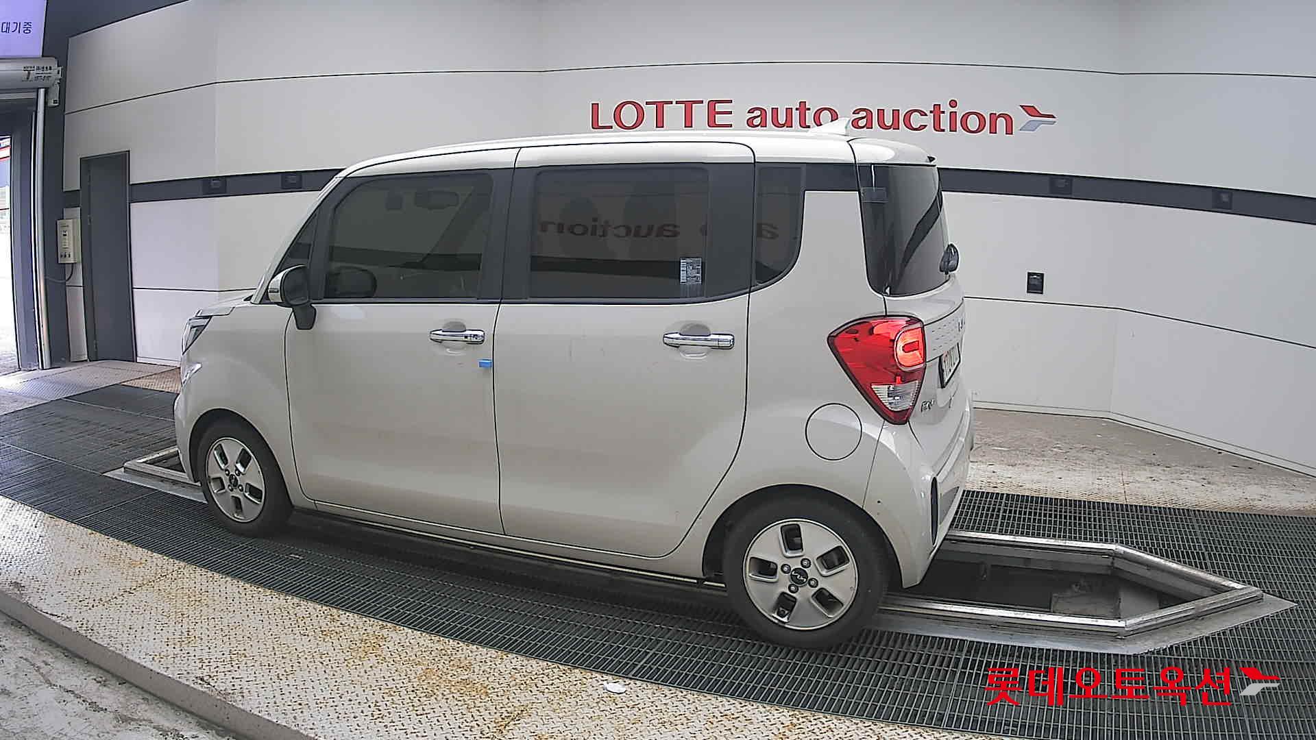 2022 - kia ray