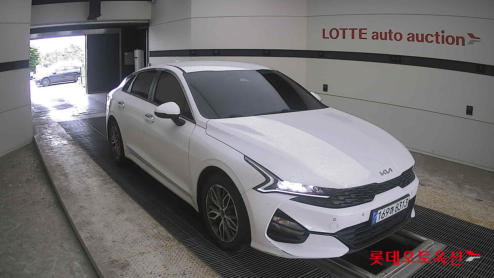 2022 - kia k5