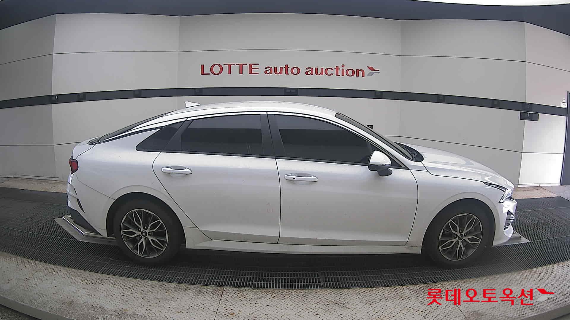 2022 - kia k5