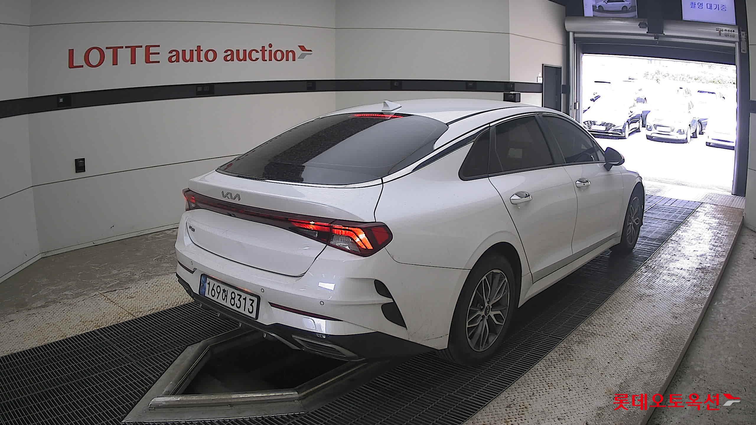 2022 - kia k5