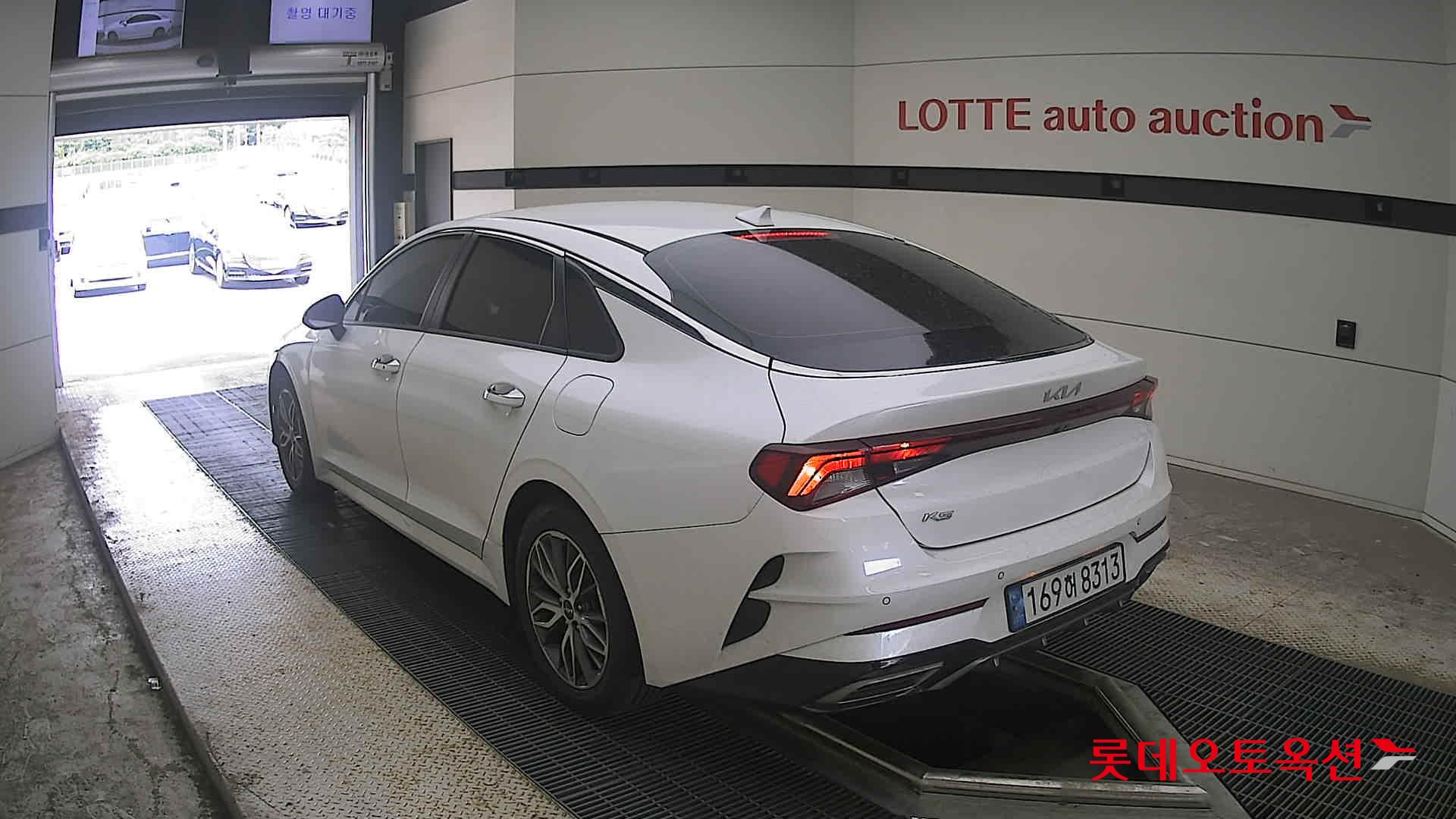 2022 - kia k5