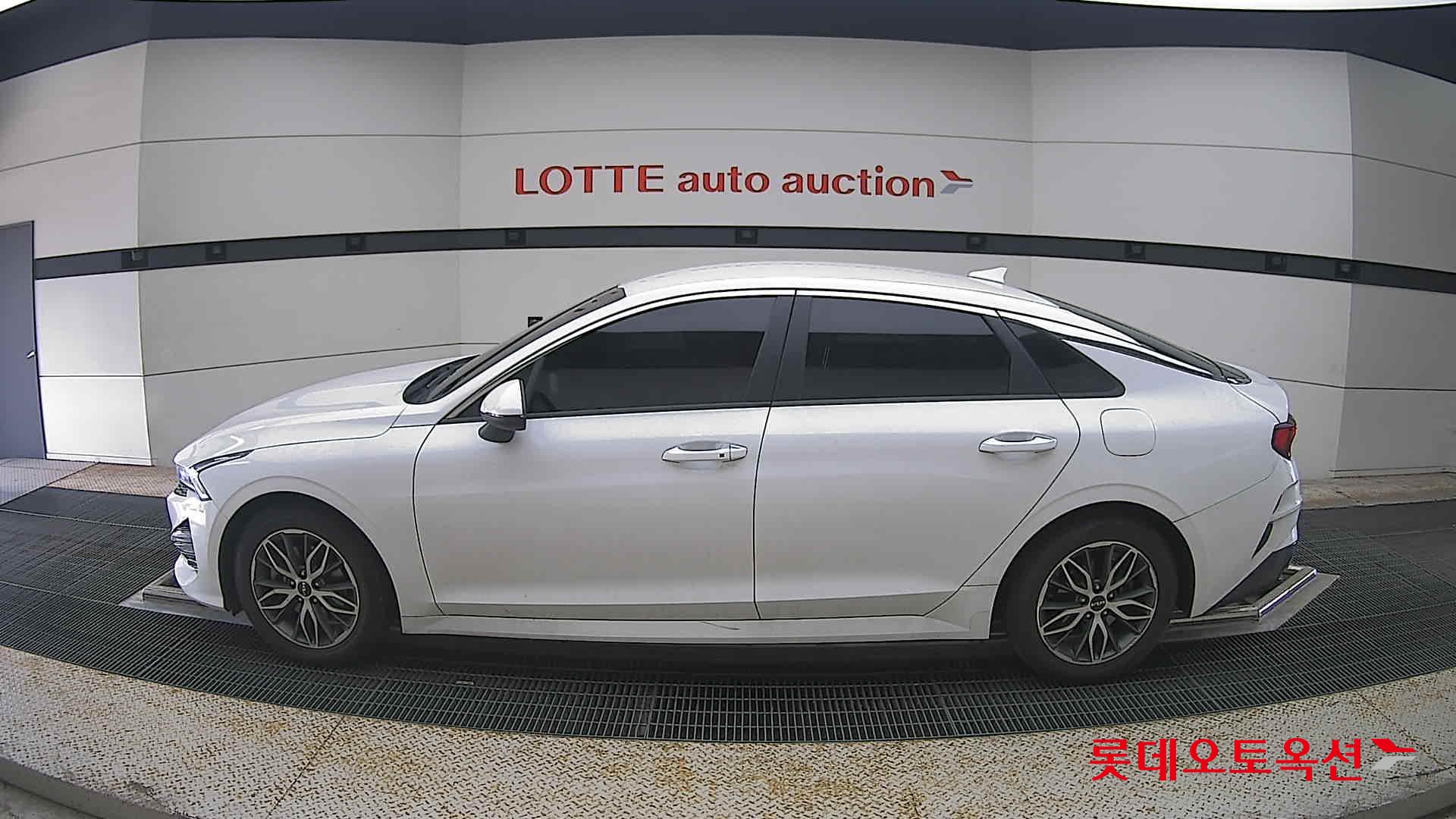 2022 - kia k5