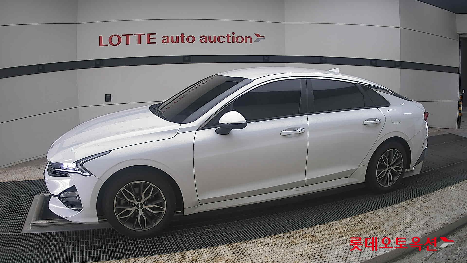 2022 - kia k5