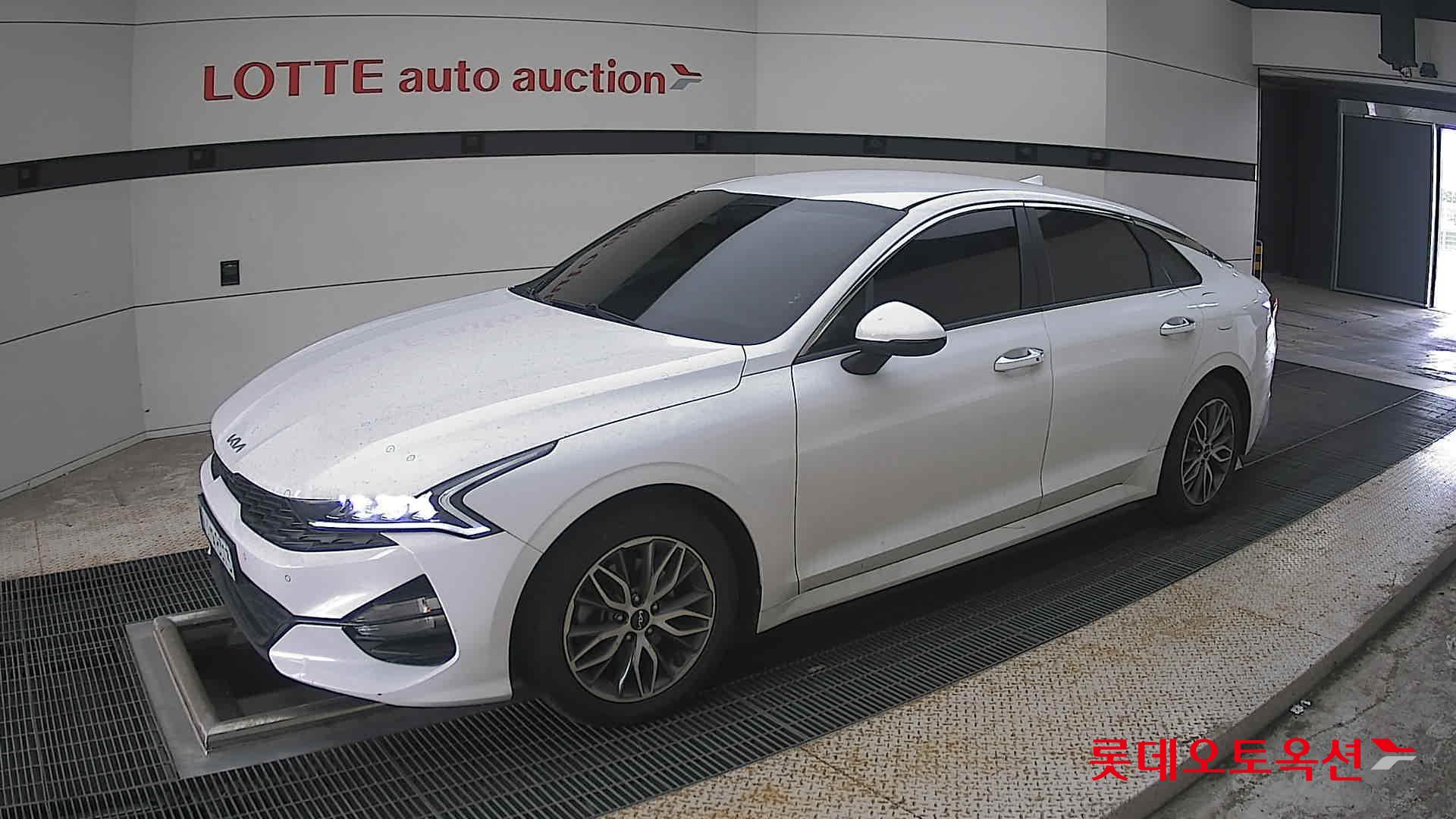2022 - kia k5