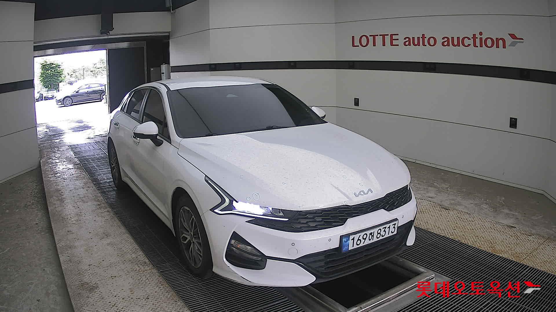 2022 - kia k5