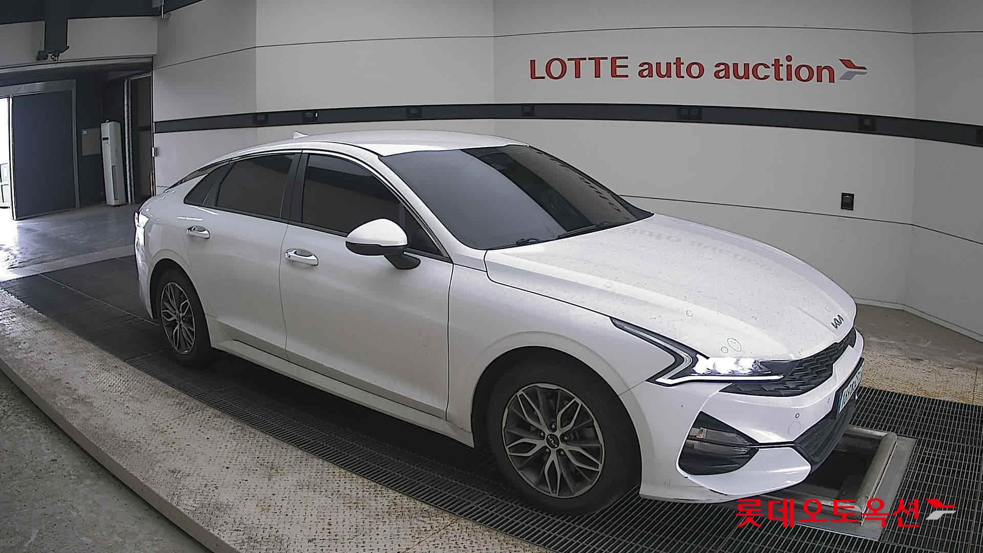 2022 - kia k5