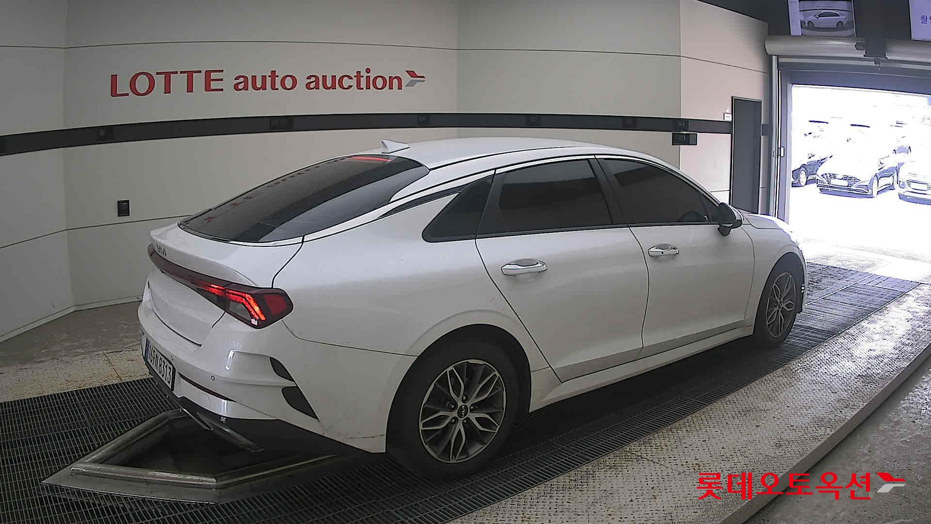 2022 - kia k5