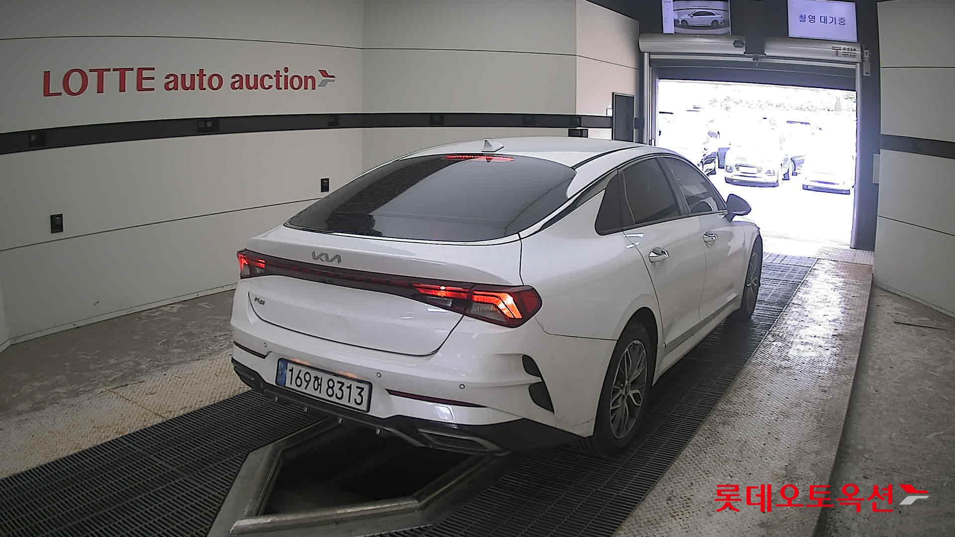 2022 - kia k5