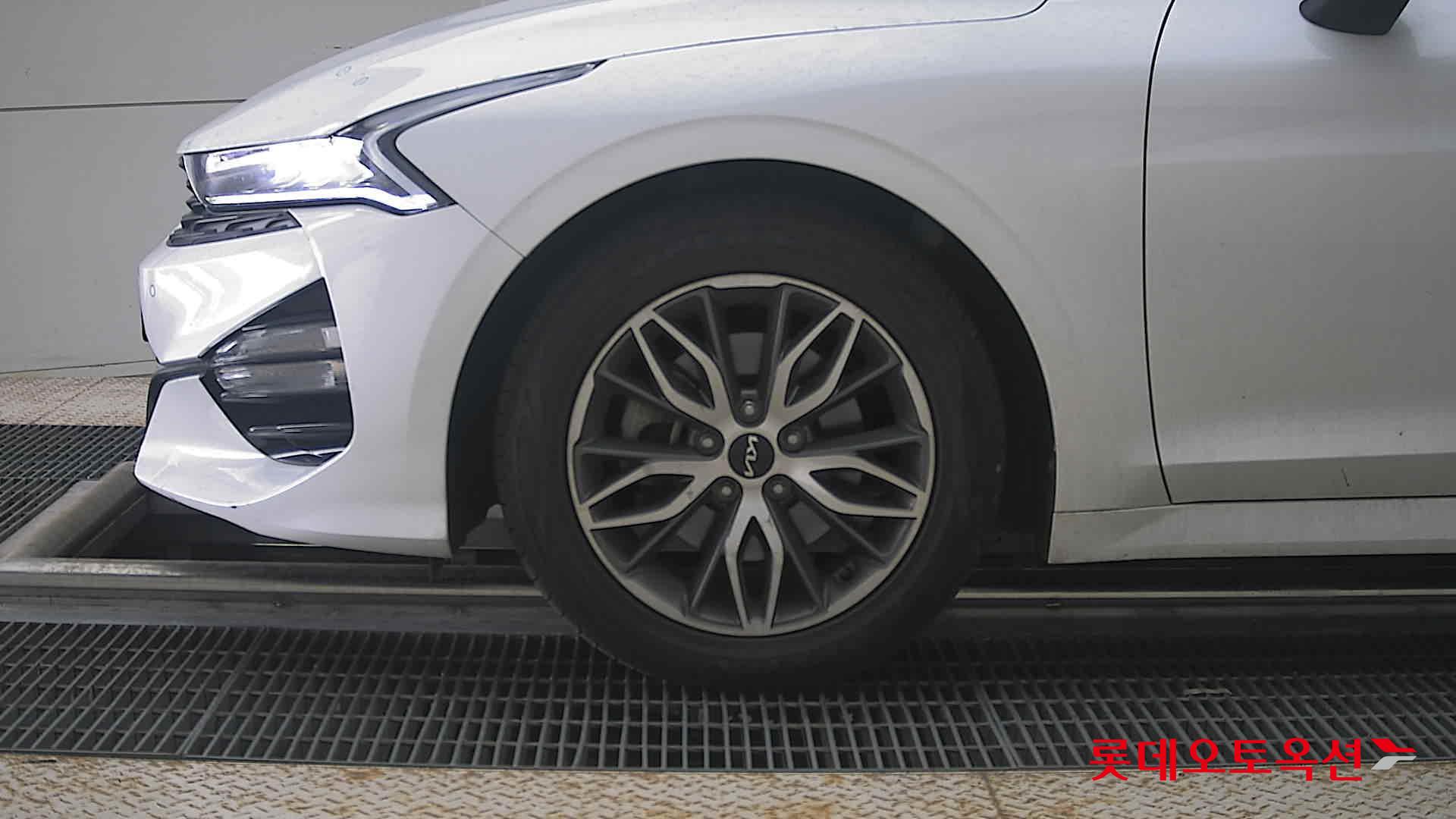 2022 - kia k5