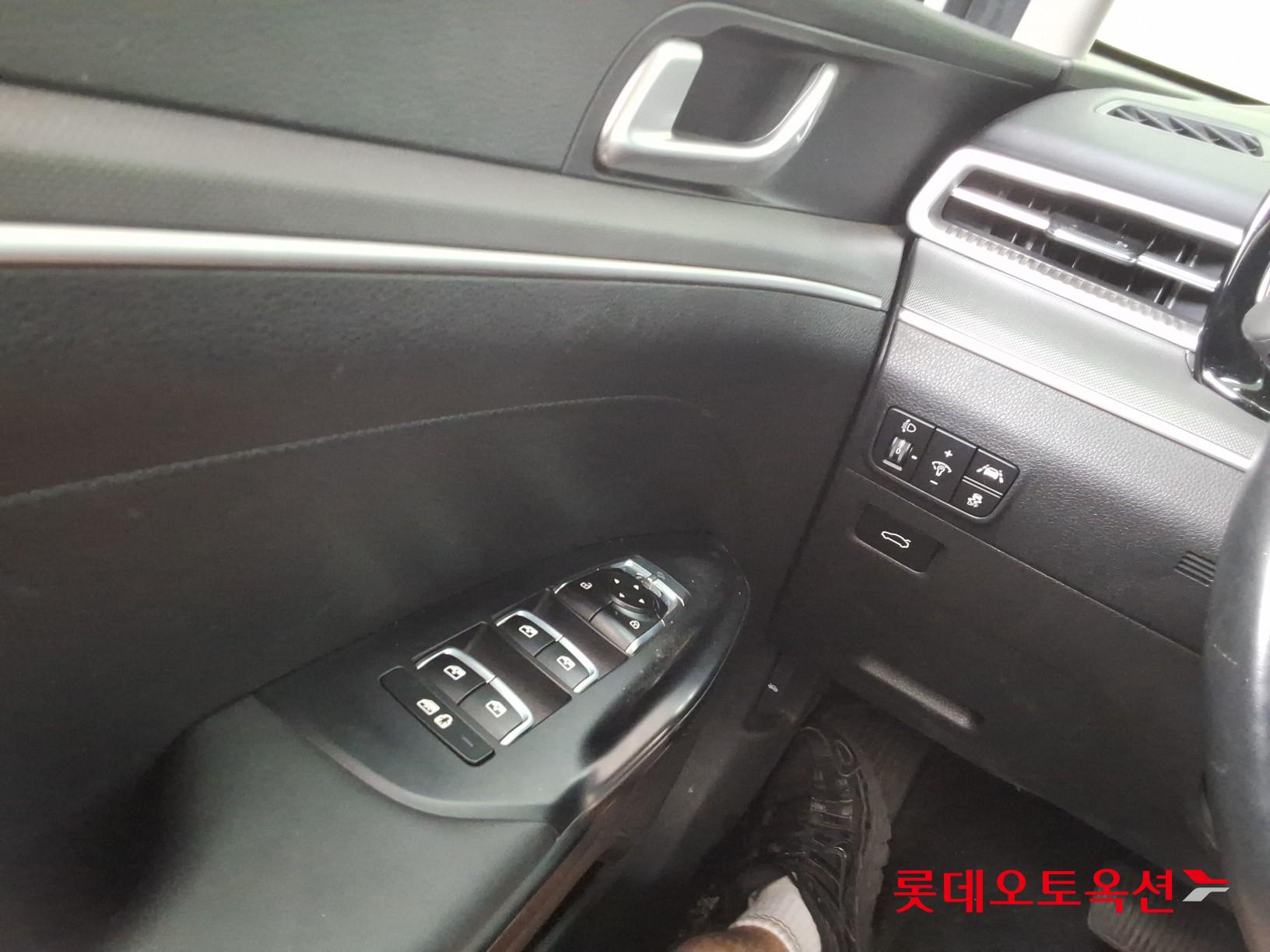 2022 - kia k5
