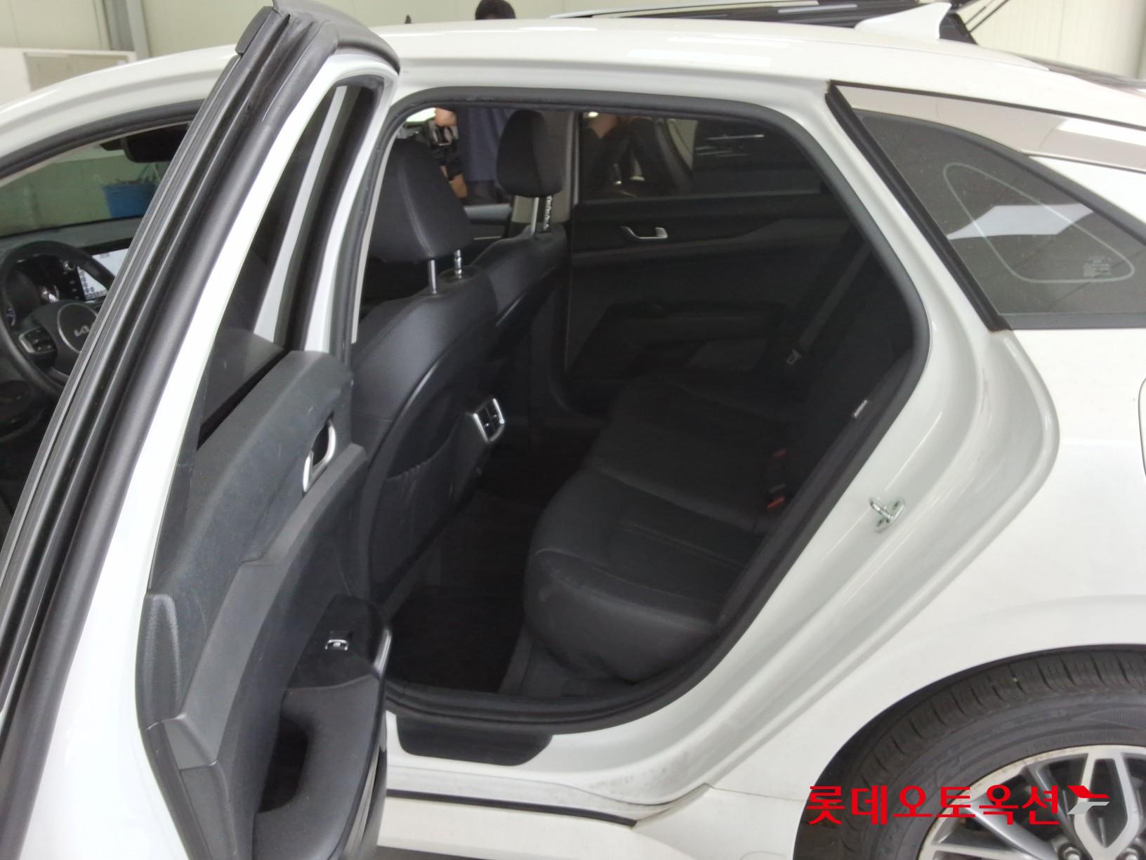 2022 - kia k5