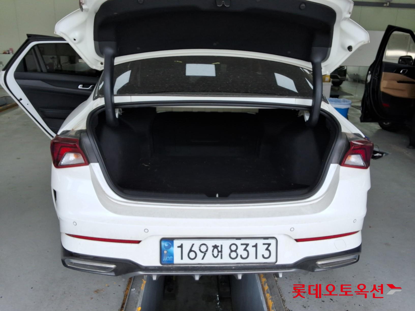 2022 - kia k5