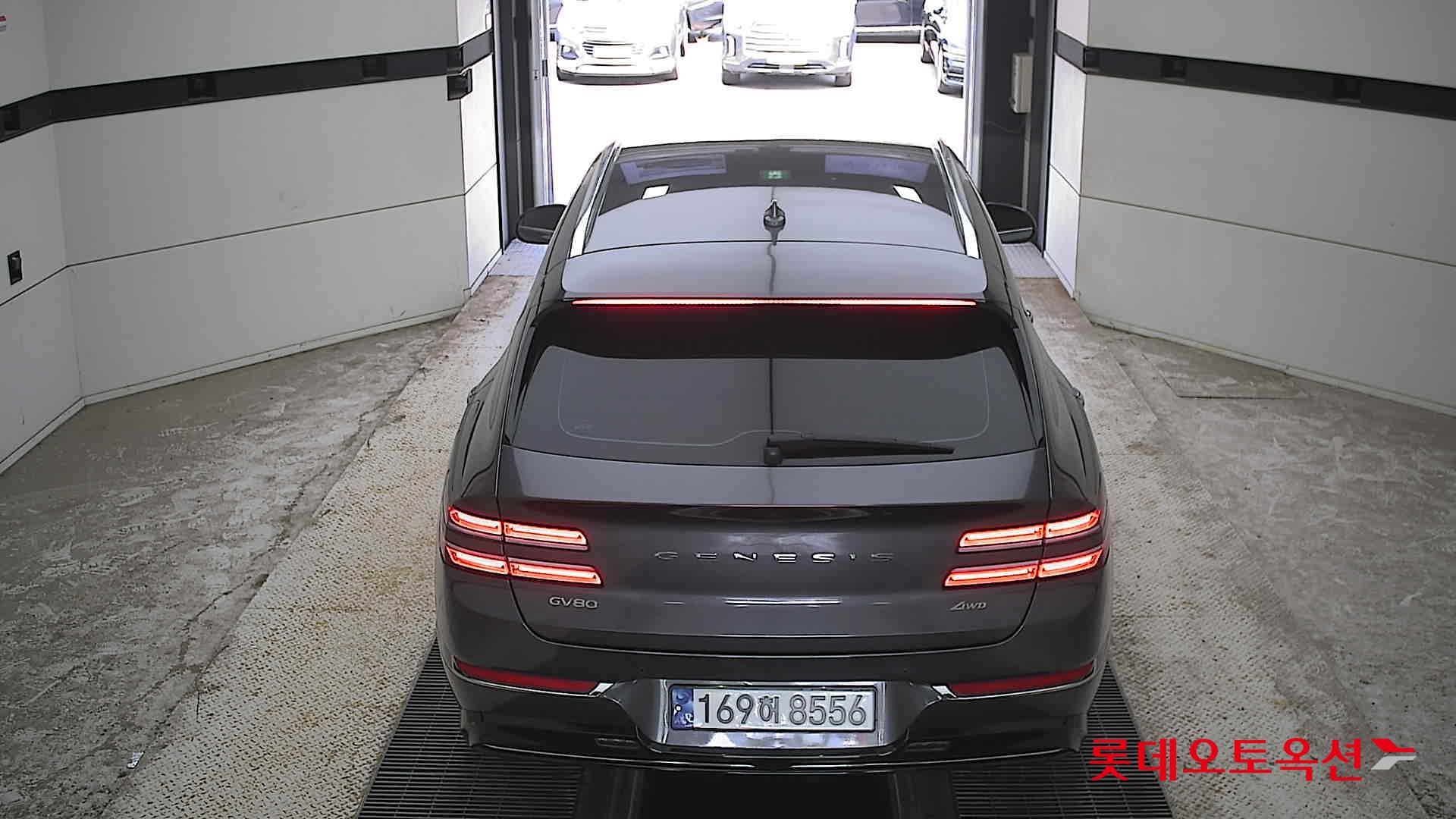 2022 - genesis gv80