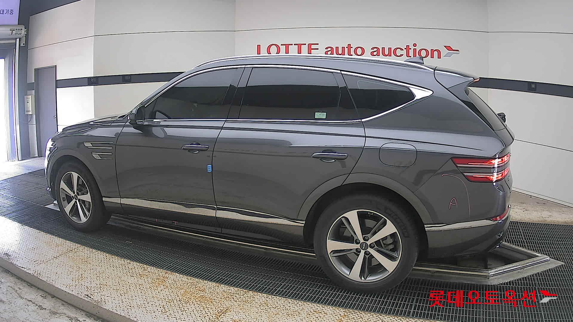 2022 - genesis gv80