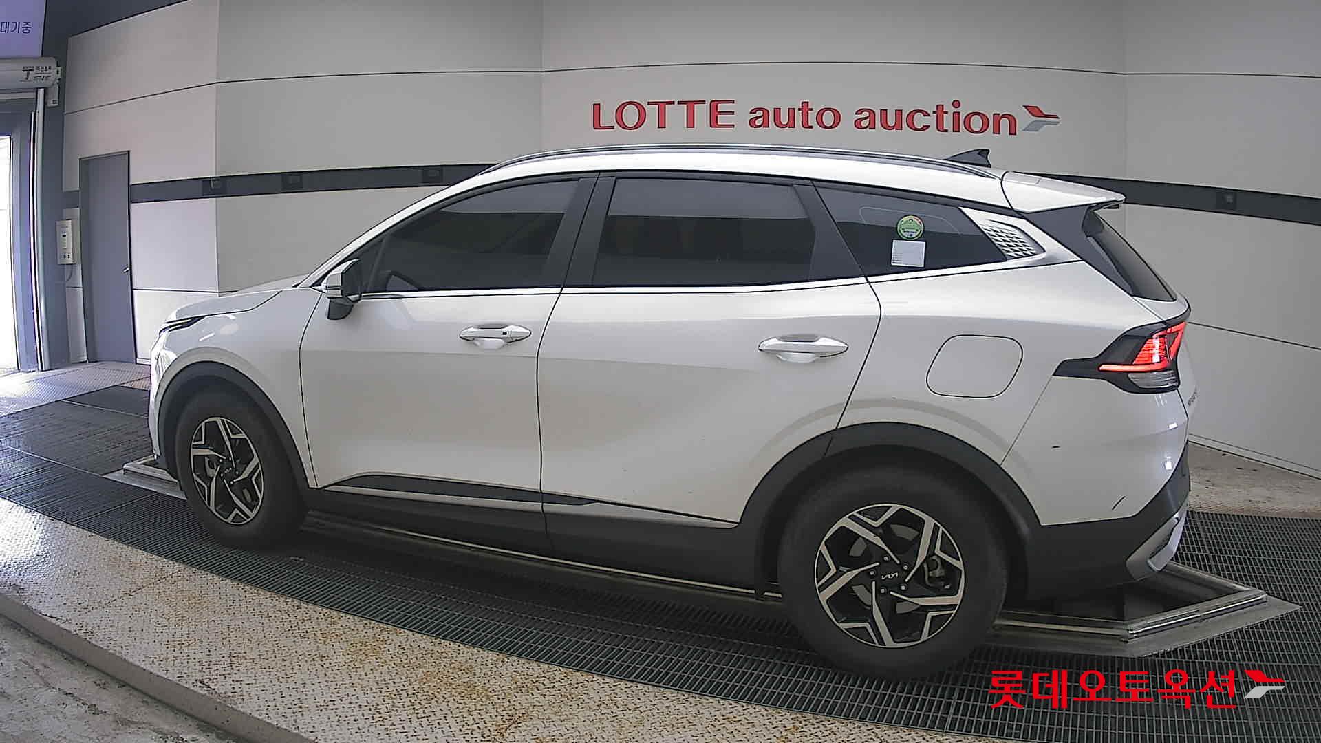 2022 - kia sportage