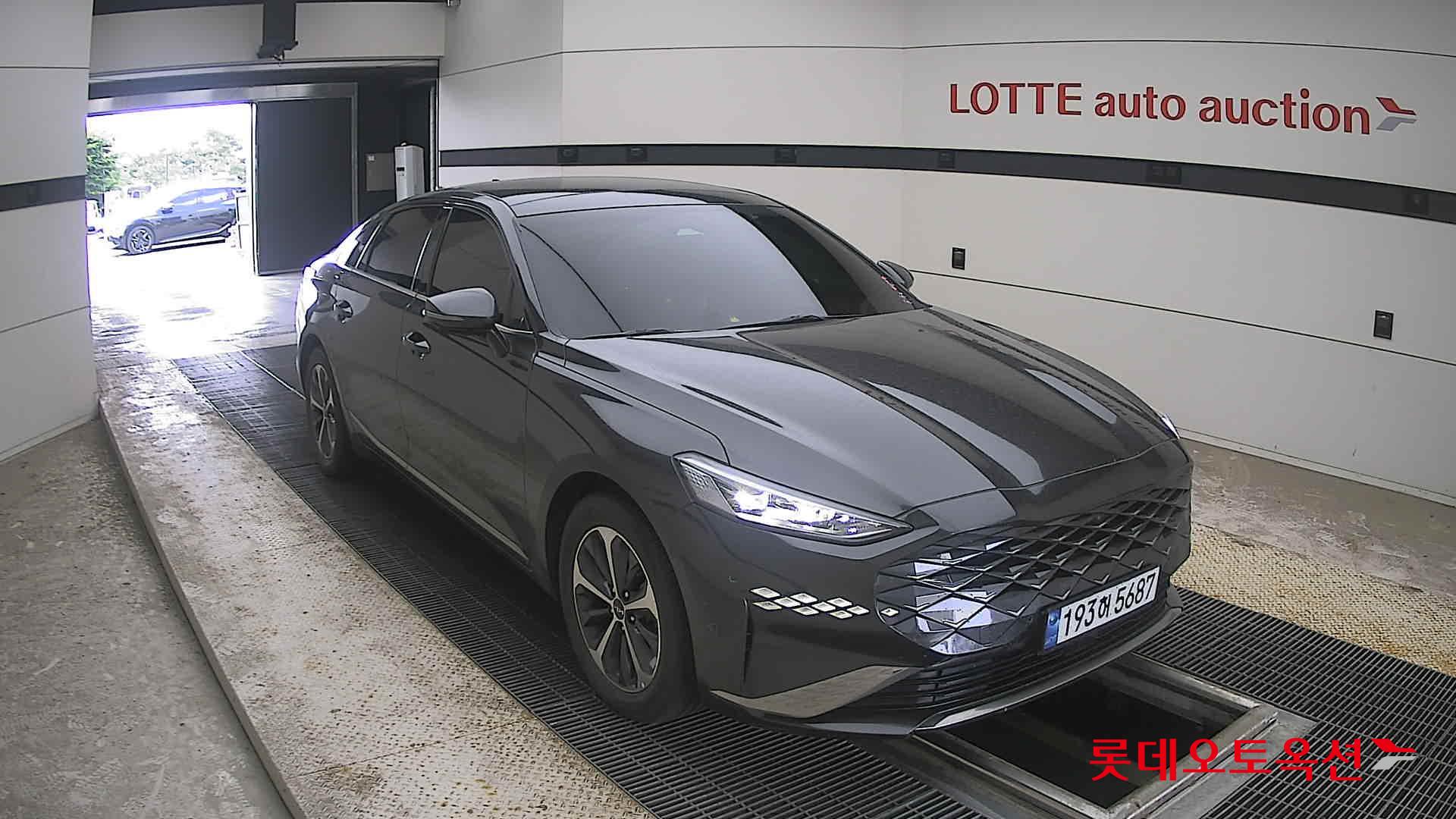 2023 - kia k8