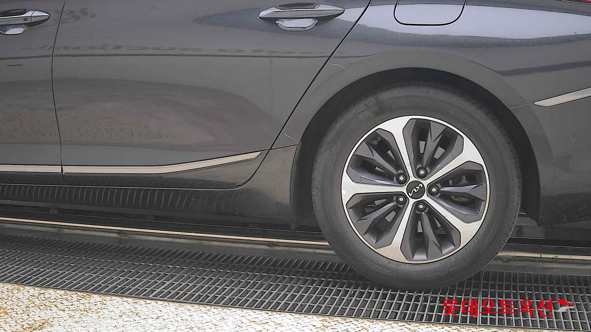 2023 - kia k8