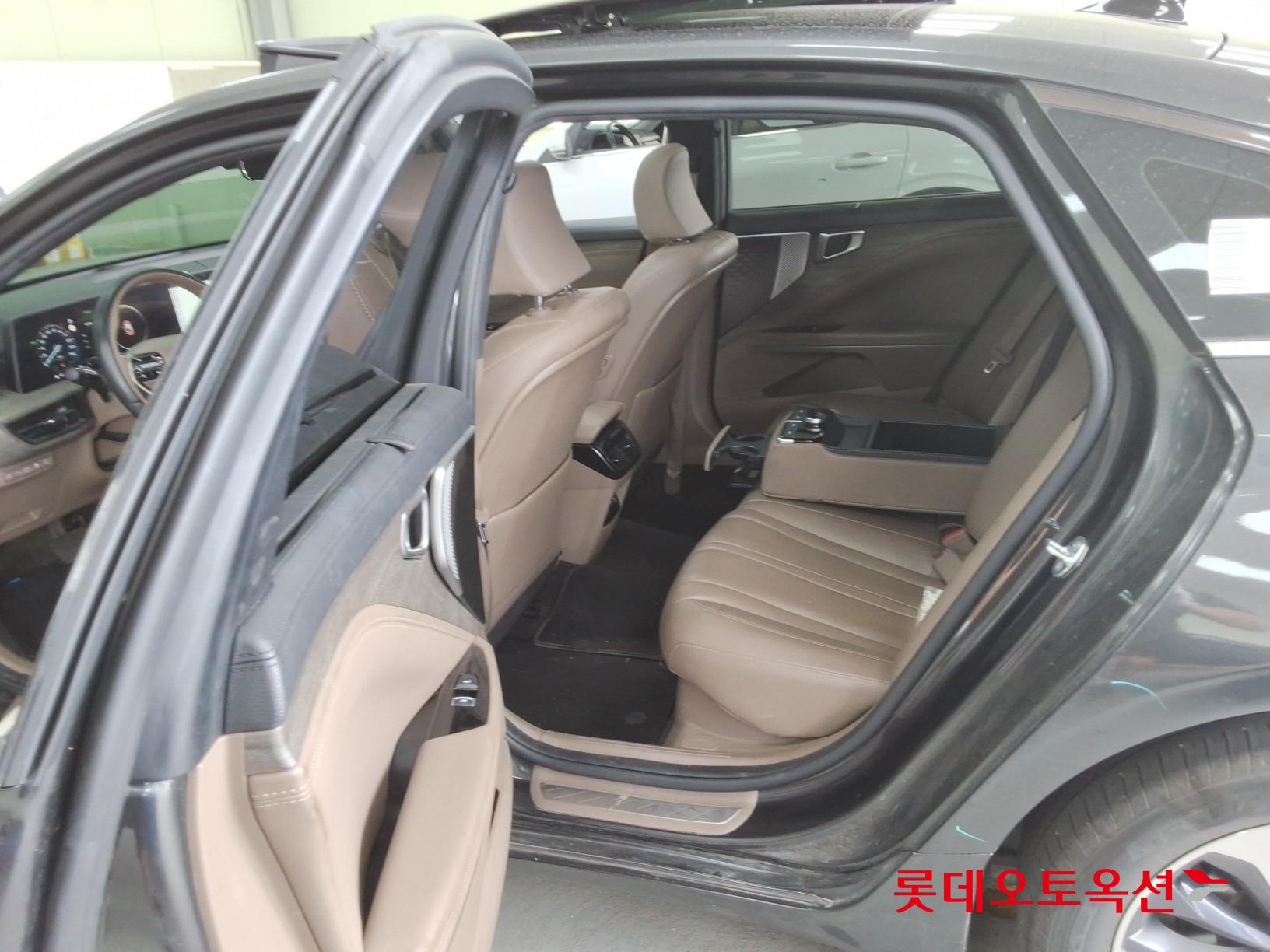 2023 - kia k8