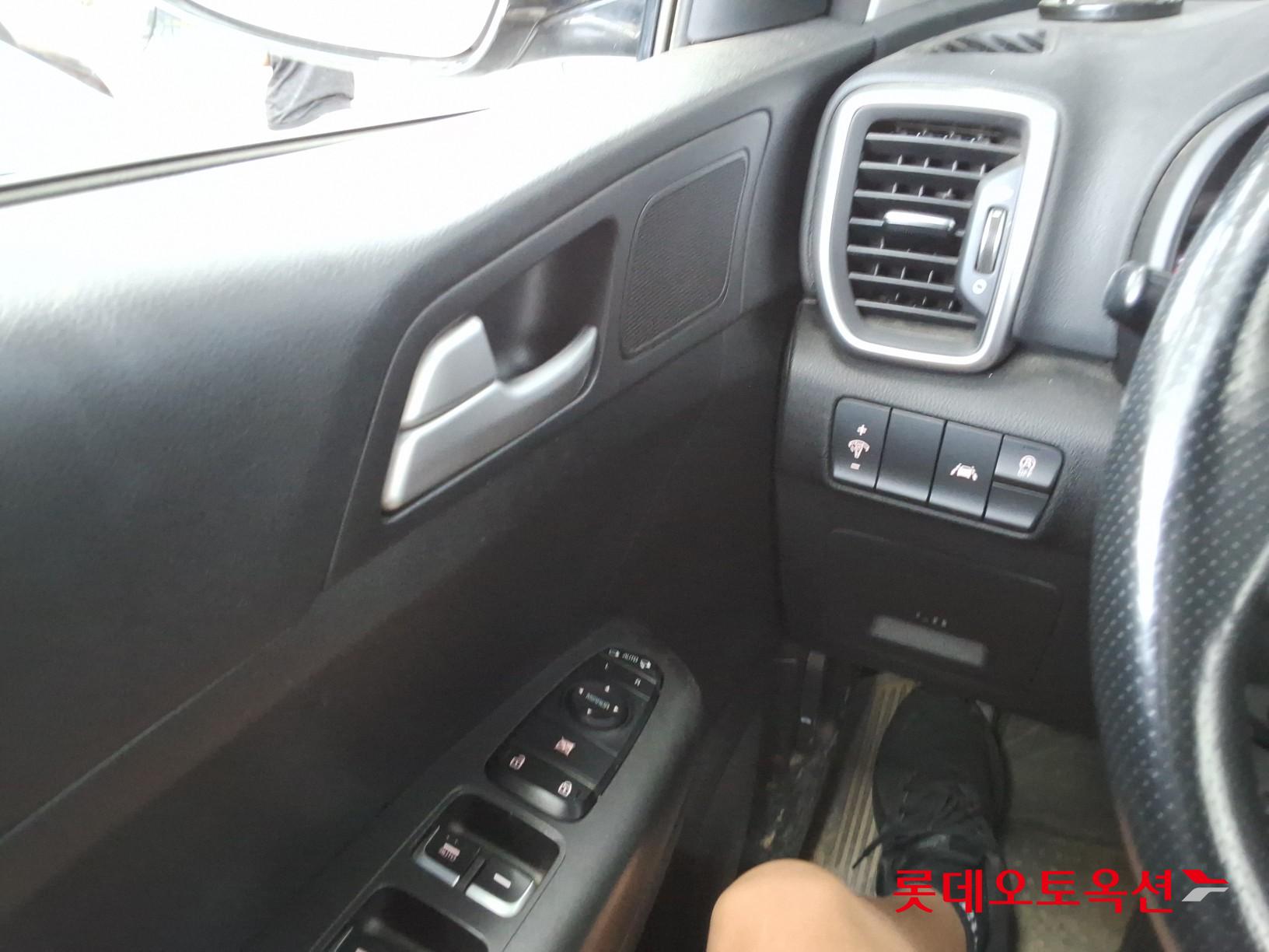 2022 - kia sportage
