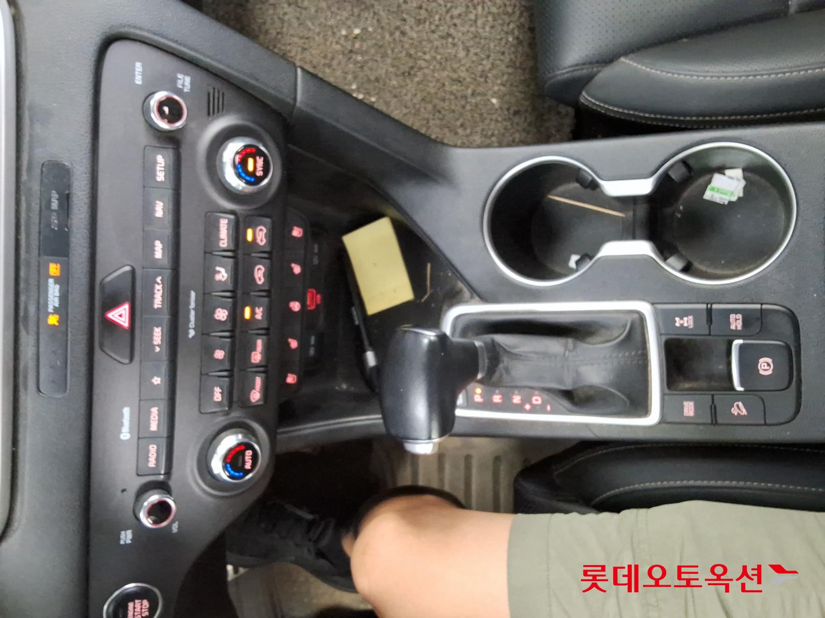 2022 - kia sportage