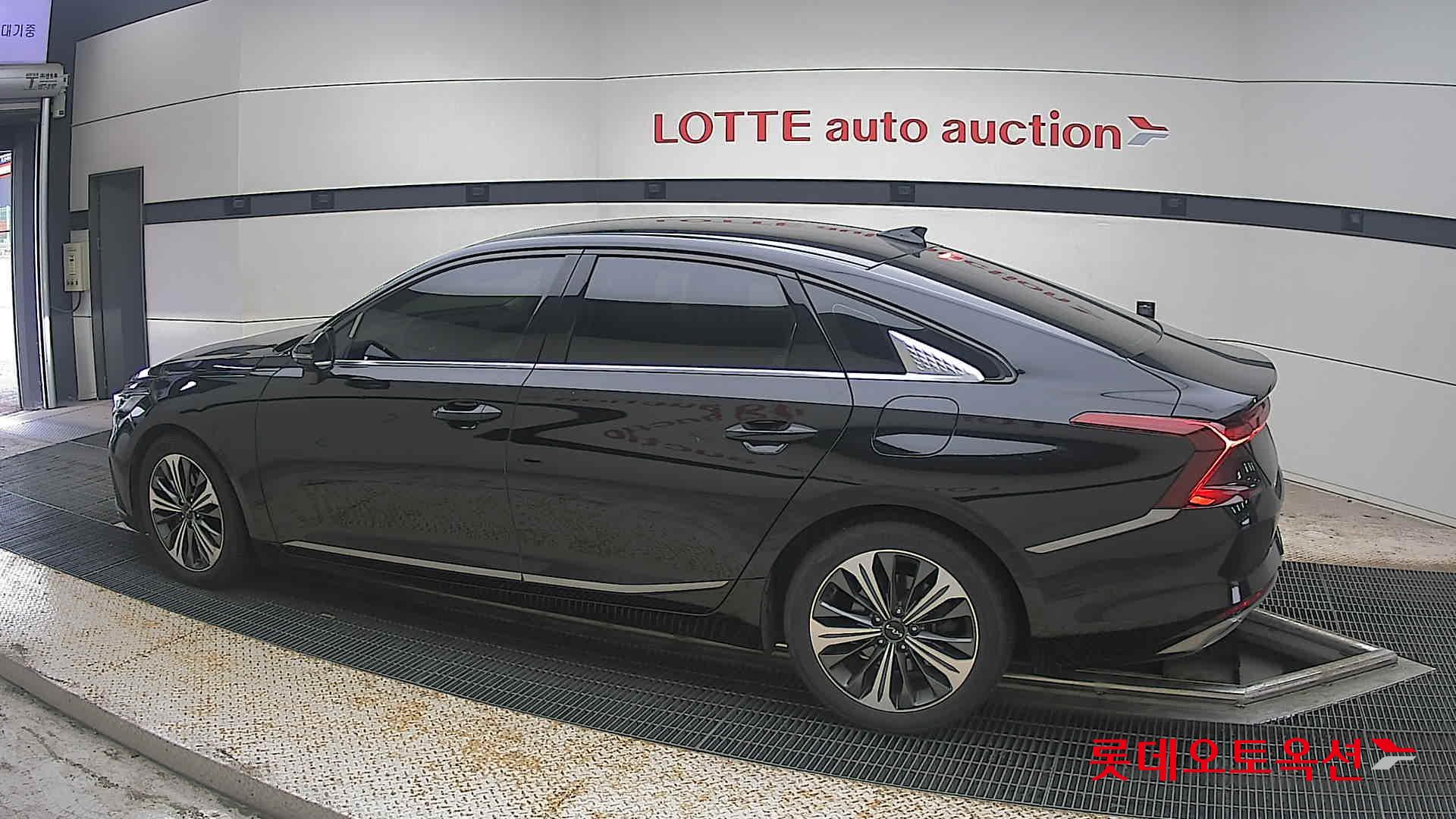 2022 - kia k8